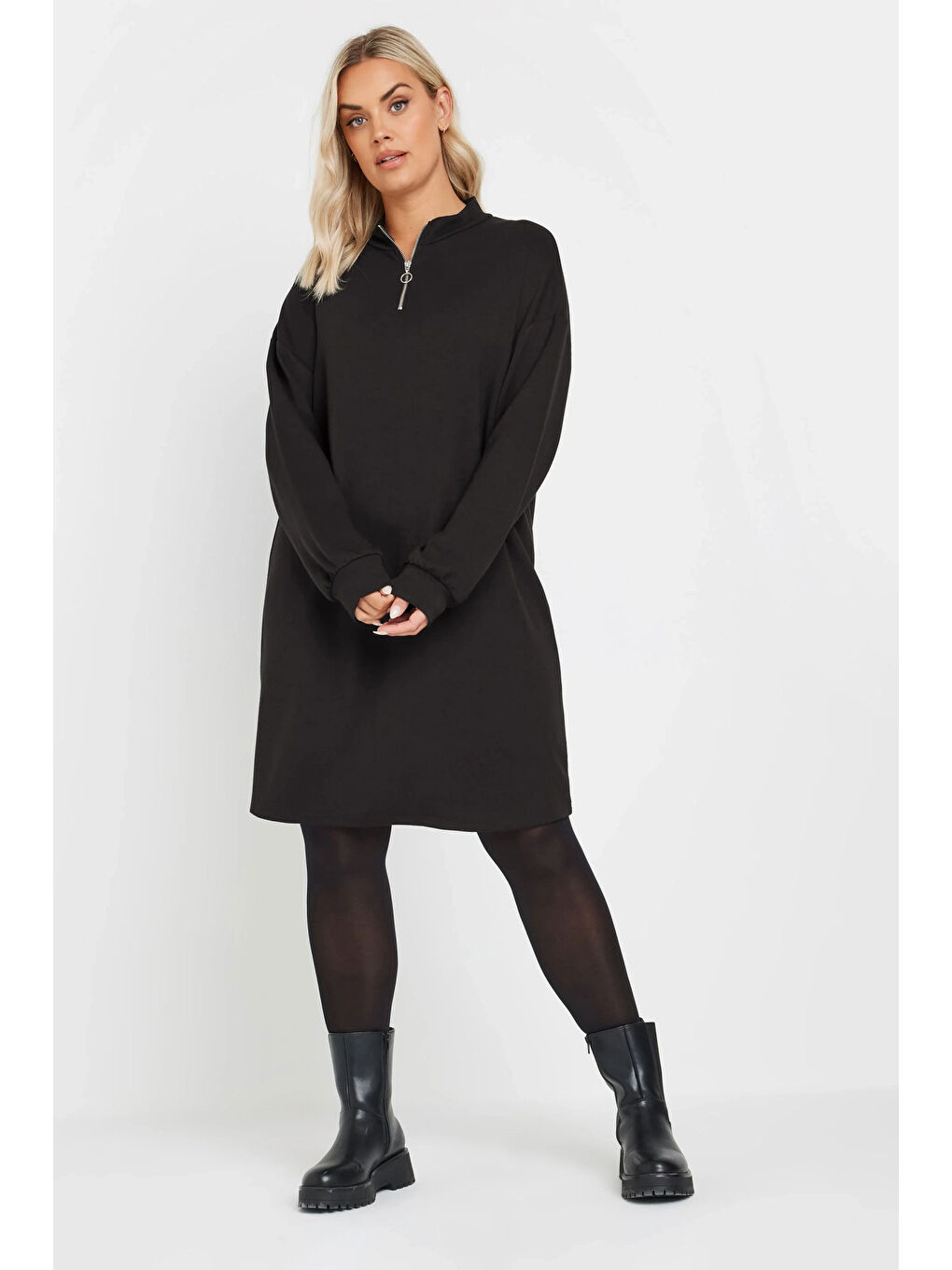 Siyah Büyük Beden Yumuşak Dokulu Uzun Kollu Yakası Fermuarlı Kısa Elbise 303760-1