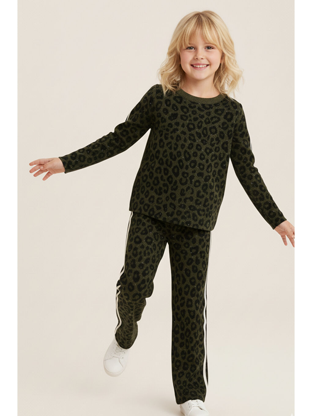 Haki Kız Çocuk Taş Detaylı Bol Paça Triko İkili Takım – Yan Şeritli 3-10 Yaş 12295-1