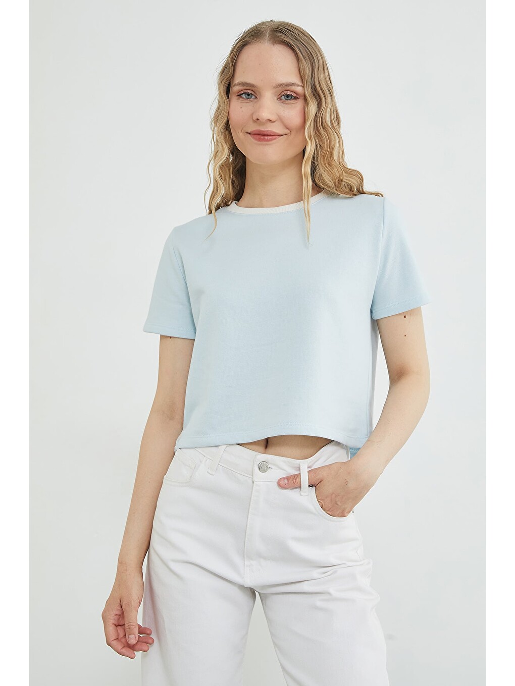 Mavi Basic Ribana Yaka Mevsimlik Crop Tişört-1