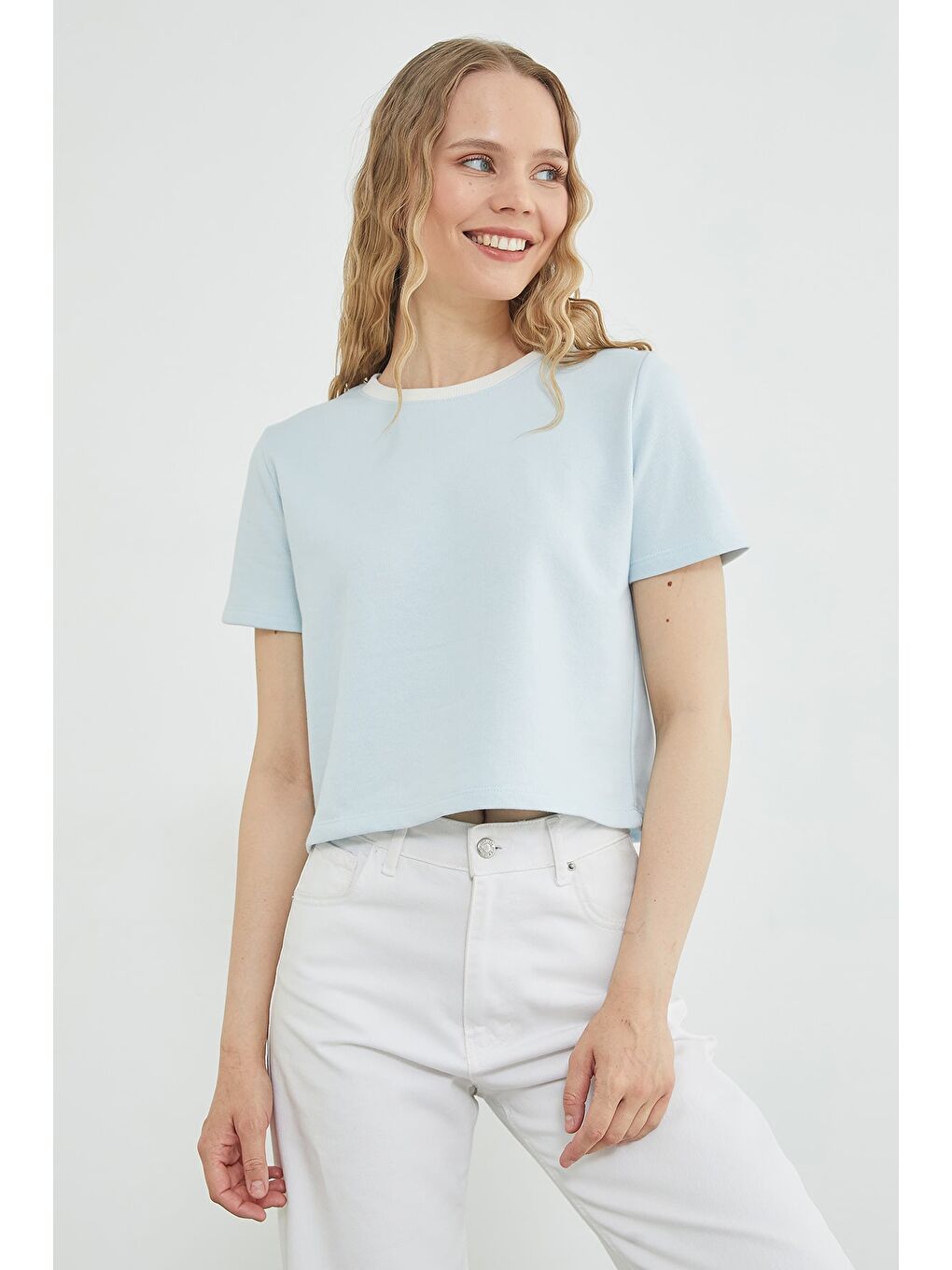 Mavi Basic Ribana Yaka Mevsimlik Crop Tişört-2