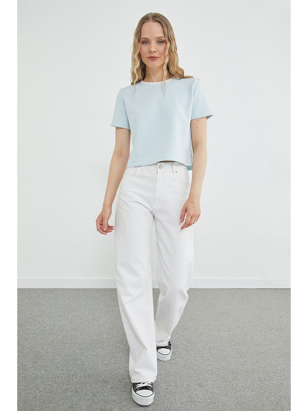 Mavi Basic Ribana Yaka Mevsimlik Crop Tişört-3