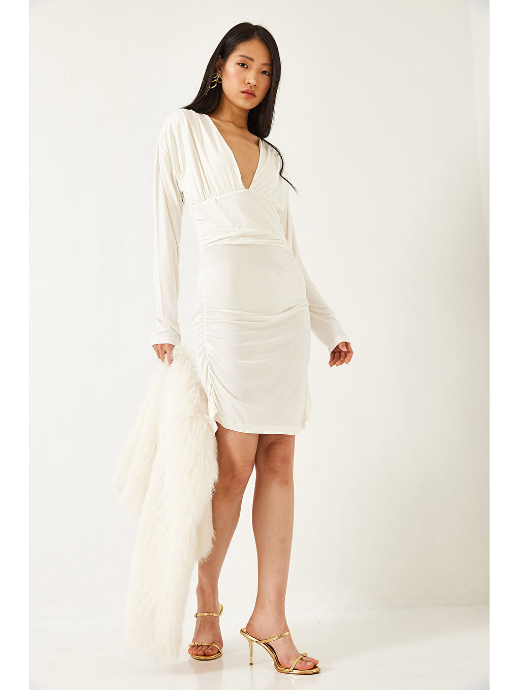 Beyaz Kadın Yanları Büzgülü Elbise-3