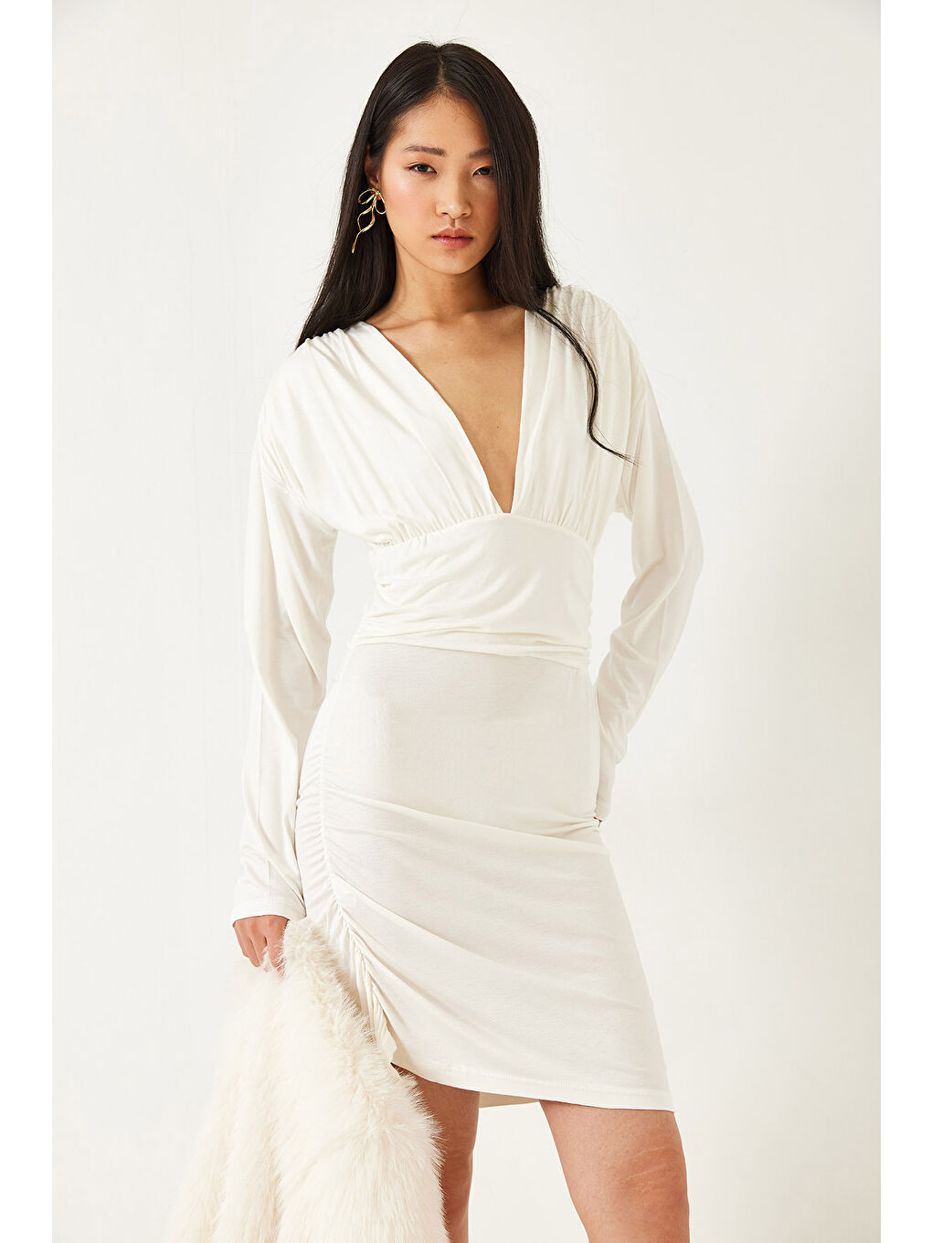 Beyaz Kadın Yanları Büzgülü Elbise-4