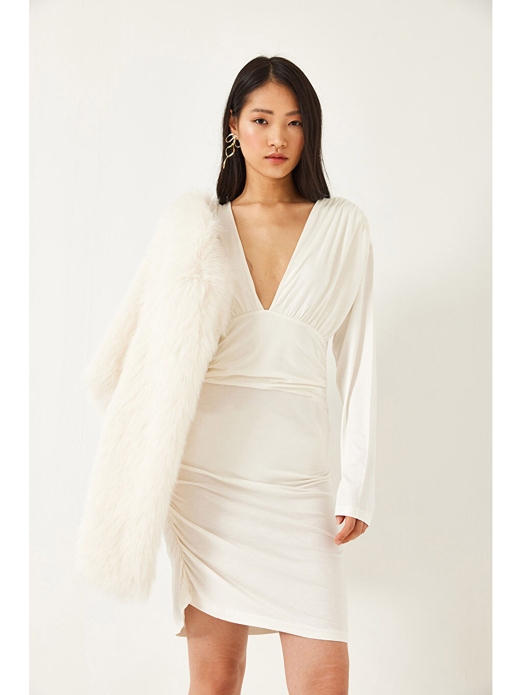 Beyaz Kadın Yanları Büzgülü Elbise-5