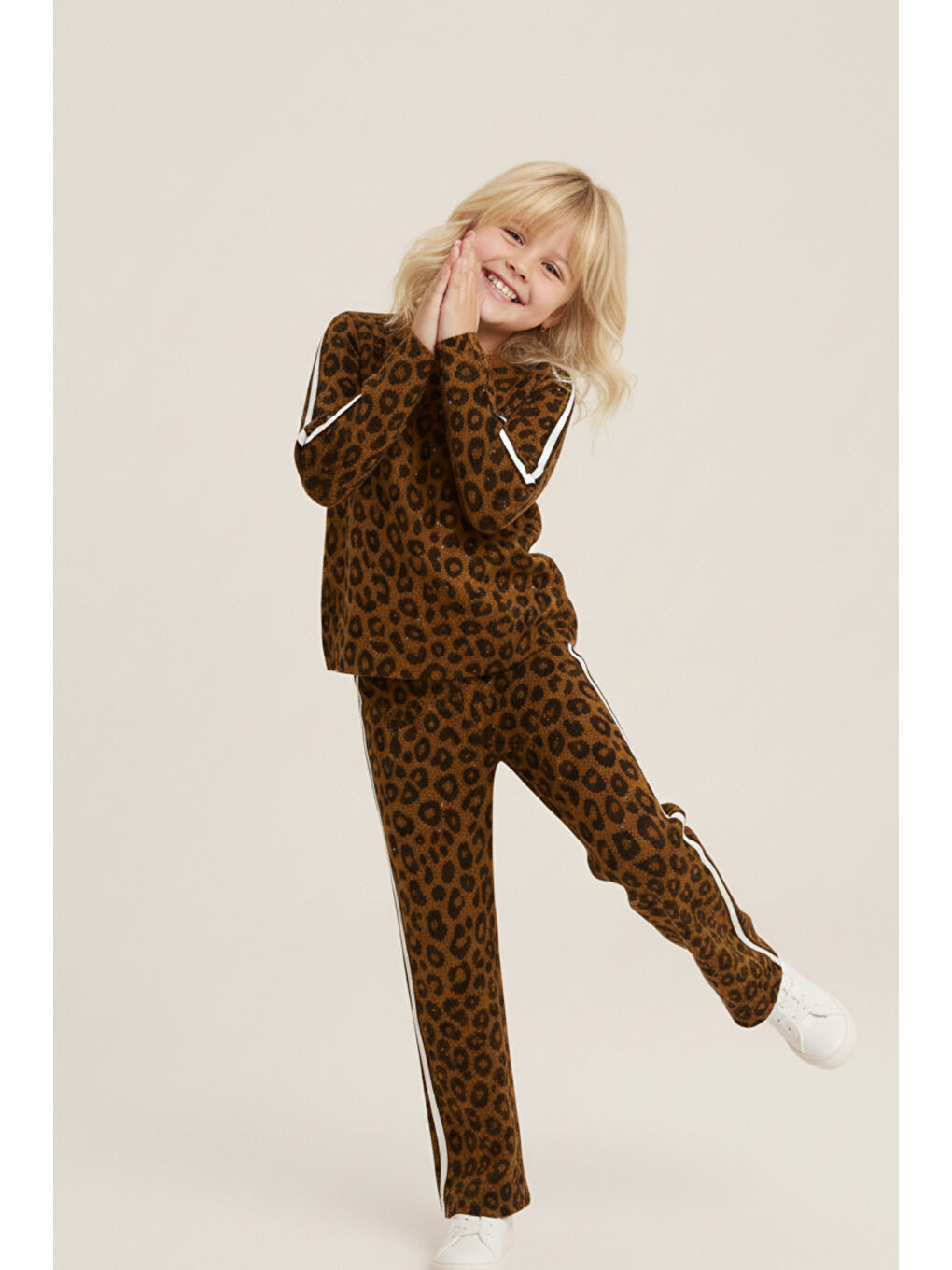 Kahverengi Kız Çocuk Taş Detaylı Bol Paça Triko İkili Takım – Yan Şeritli 3-10 Yaş 12296-1