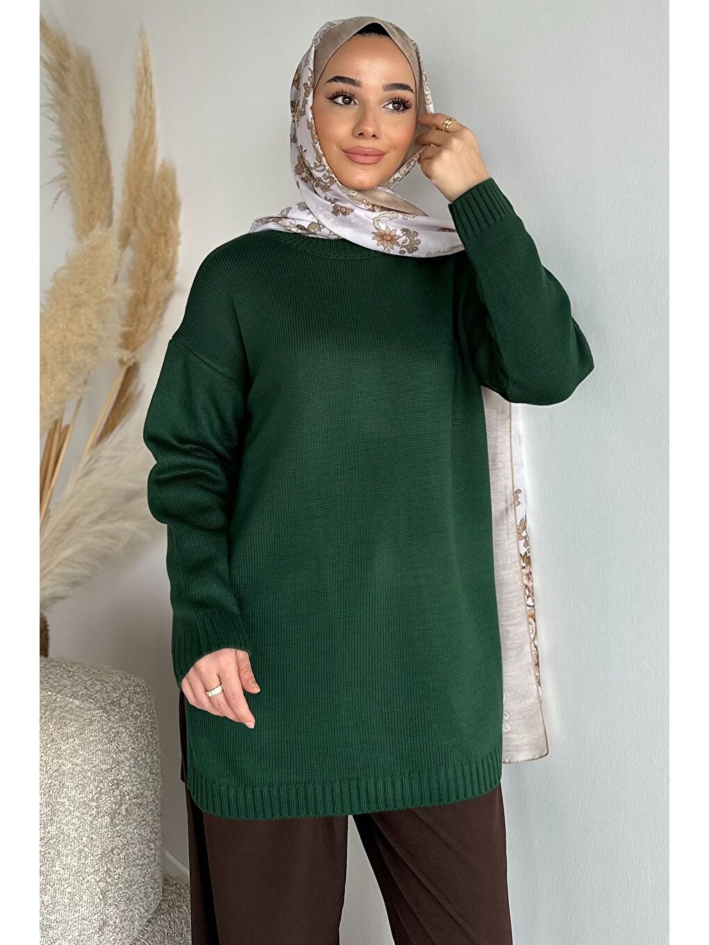 Yeşil Gülseli Bisiklet Yaka Yırtmaçlı Tesettür Triko Tunik-2