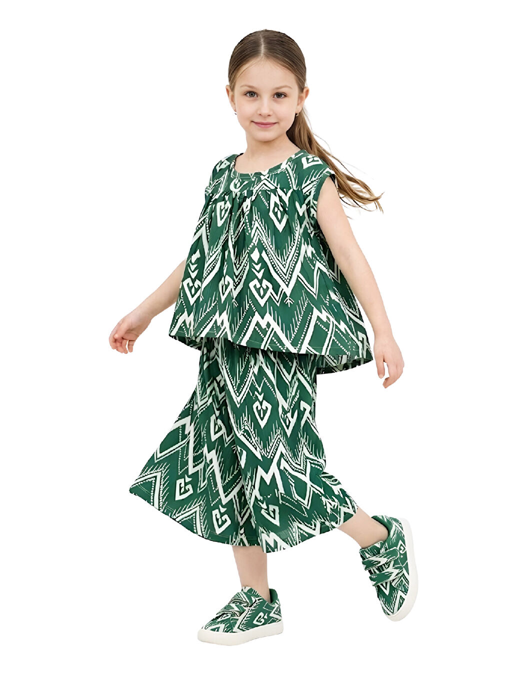 Yeşil Kız Çocuk Geniş Kaprili ve Desen Detaylı Alt-Üst Takım 2-12 Yaş 12578HC-1