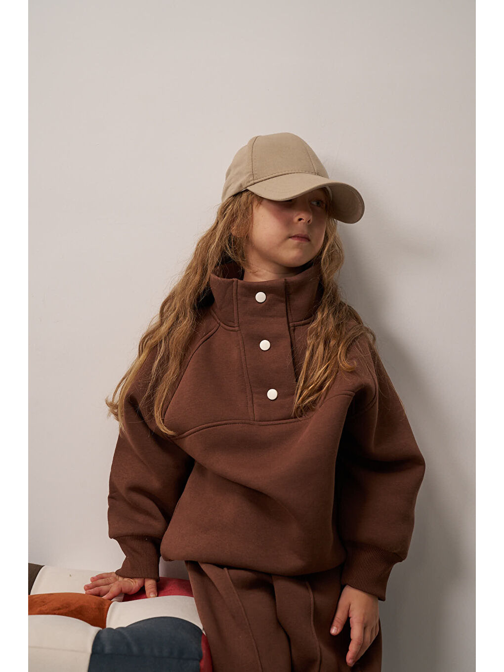Kahverengi Kahve Dik Yaka Çıt Çıtlı Çocuk Sweatshirt