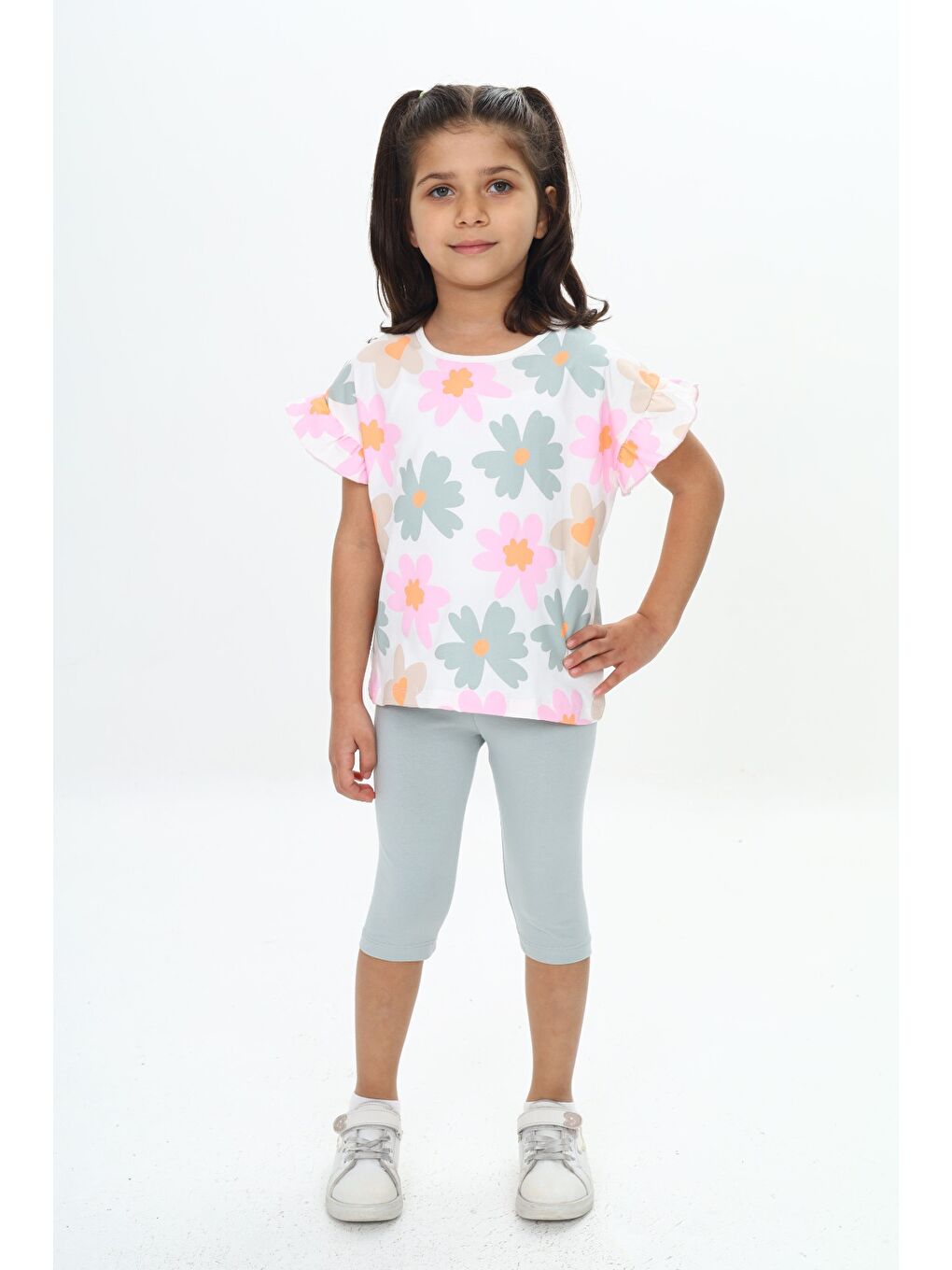 Gri Kız Çocuk Kol Fırfır Detaylı Çiçek Baskılı Kaprili Takım-1