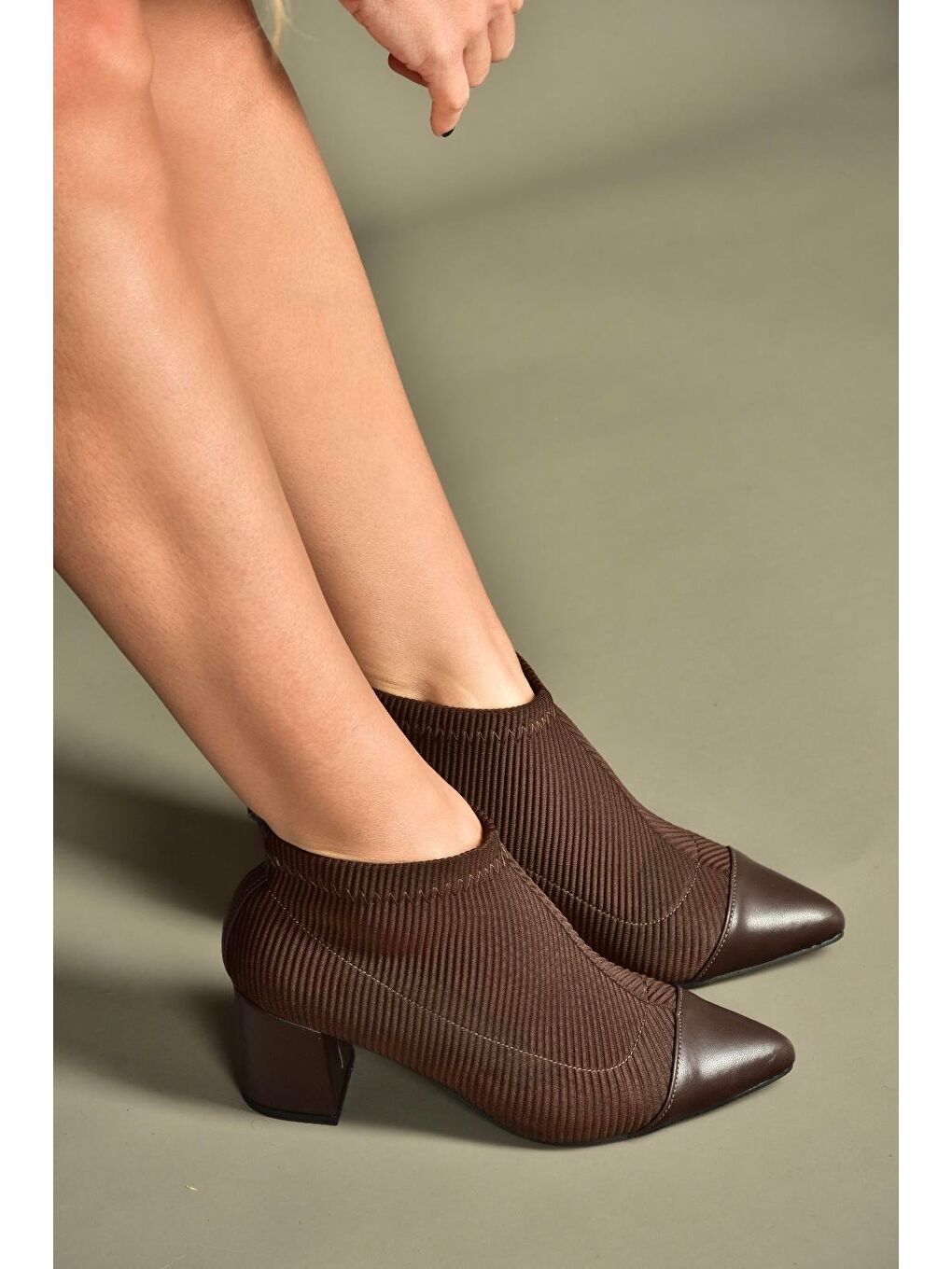 Kahverengi Kadın Bot V820178004-2