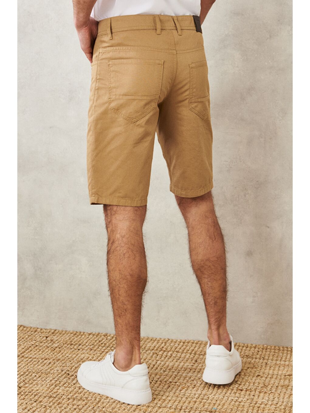 Kahverengi Erkek Camel Slim Fit Dar Kesim Armürlü %100 Pamuk Casual Chino Şort-3
