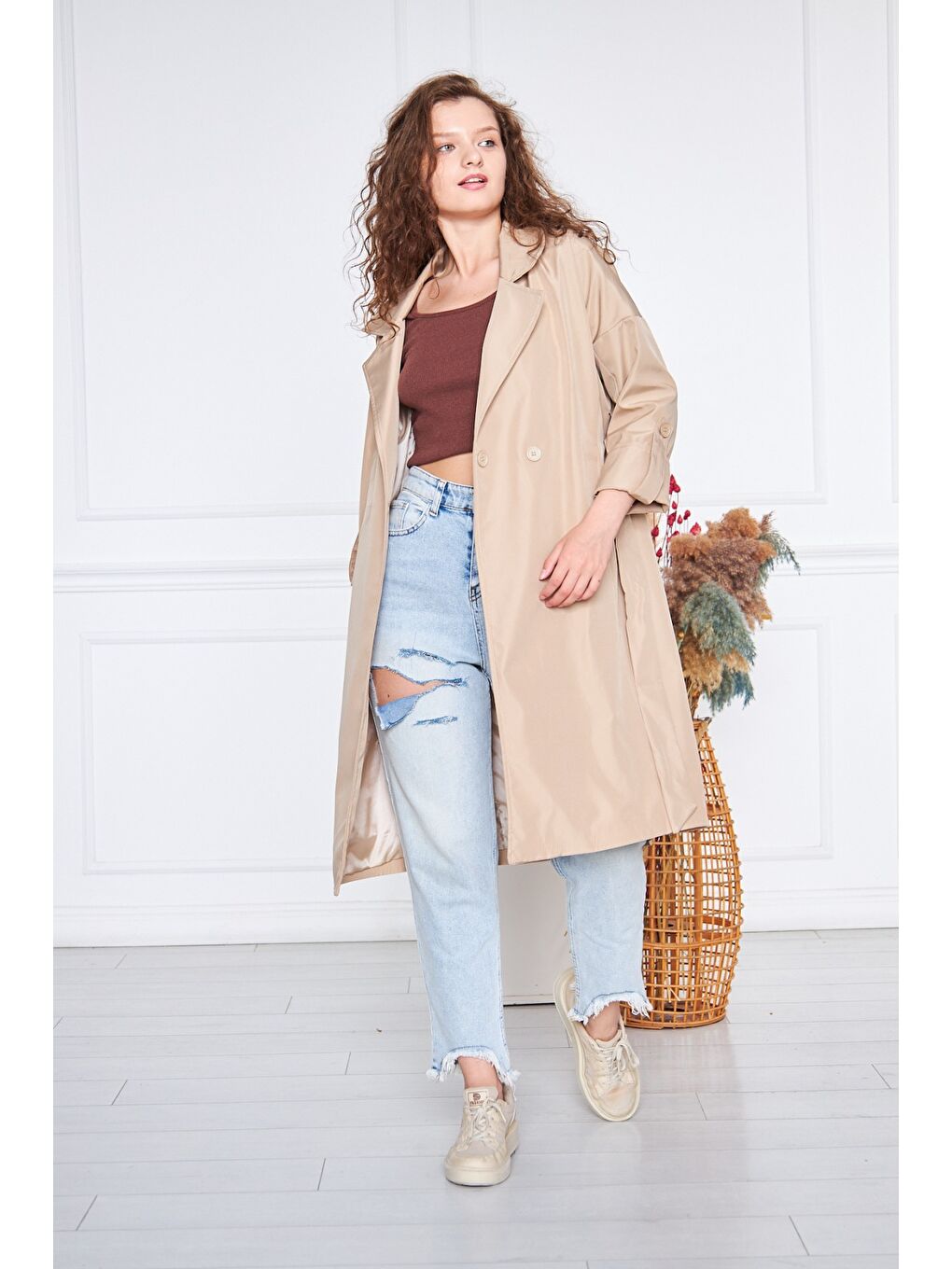 Ekru Kadın Kruvaze Yaka Cepli Kuşaklı Uzun Krem Trençkot-2