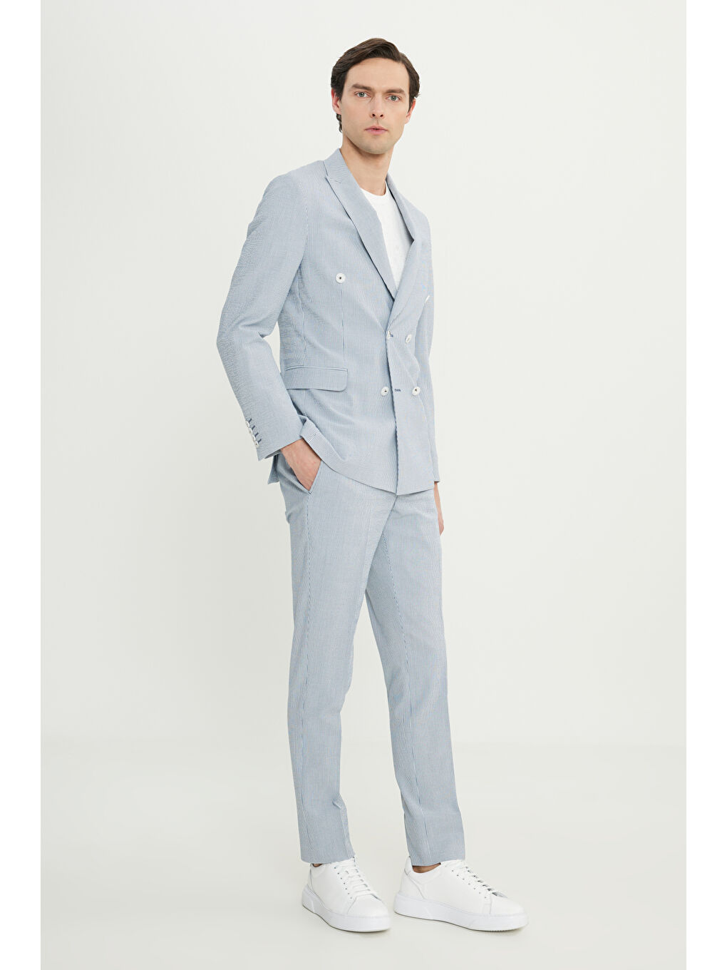 Erkek Lacivert-Beyaz Slim Fit Dar Kesim Kırlangıç Yaka Çizgili Gofre Desenli Kruvaze Takım Elbise-1