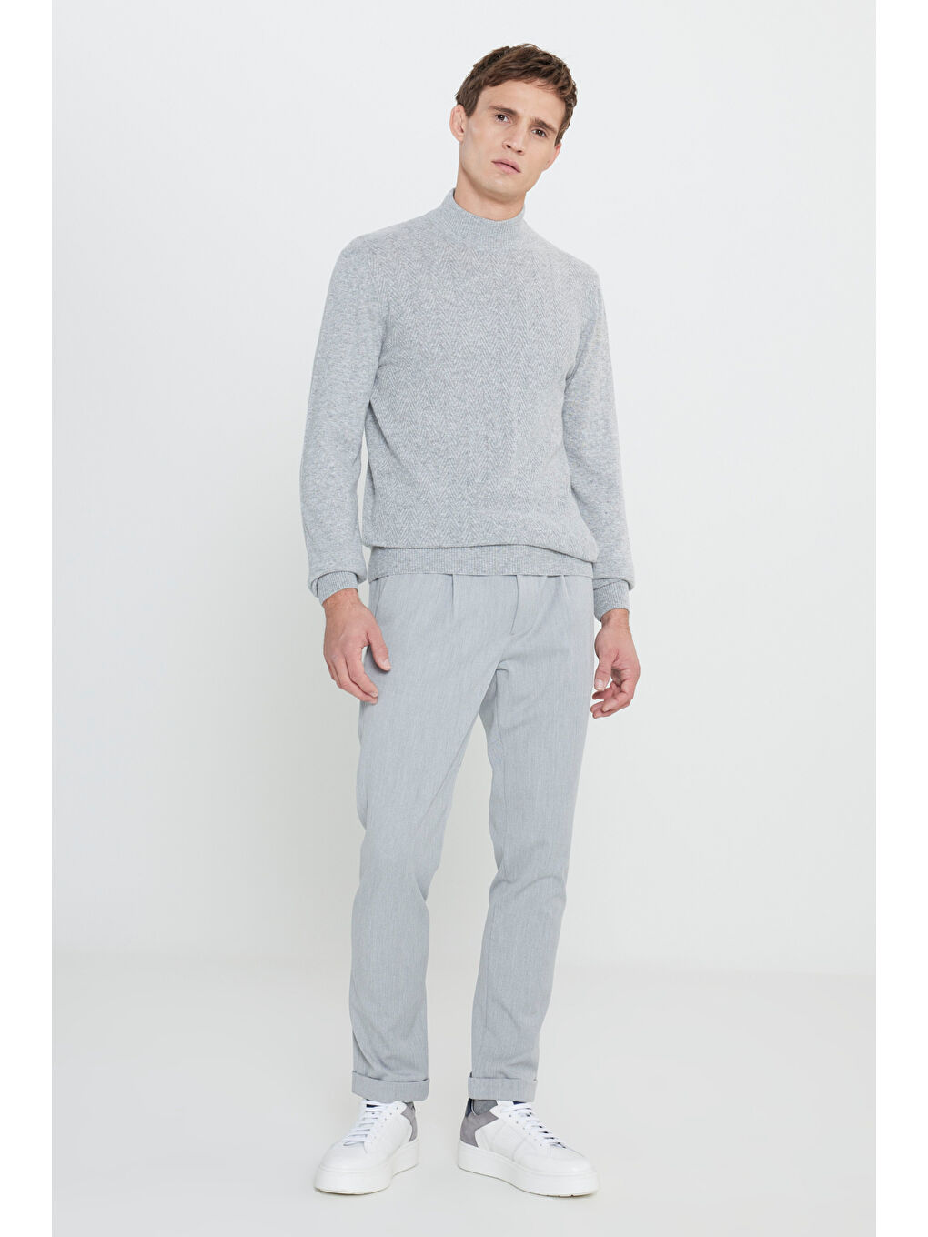 Erkek Gri Melanj Standart Fit Normal Kesim Yarım Balıkçı Yaka Jakarlı Yün Triko Kazak-1