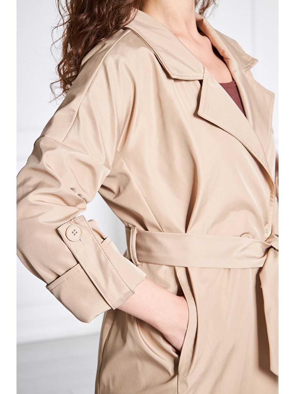 Ekru Kadın Kruvaze Yaka Cepli Kuşaklı Uzun Krem Trençkot-3