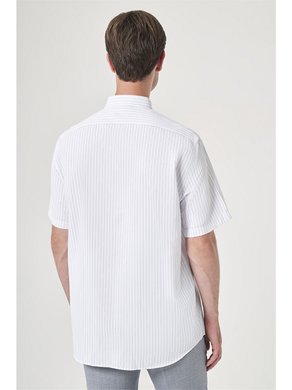 Beyaz-mavi Düğmeli Yaka Kısa Kol Cepli Comfort Fit Pamuklu Gömlek 1004260183-4