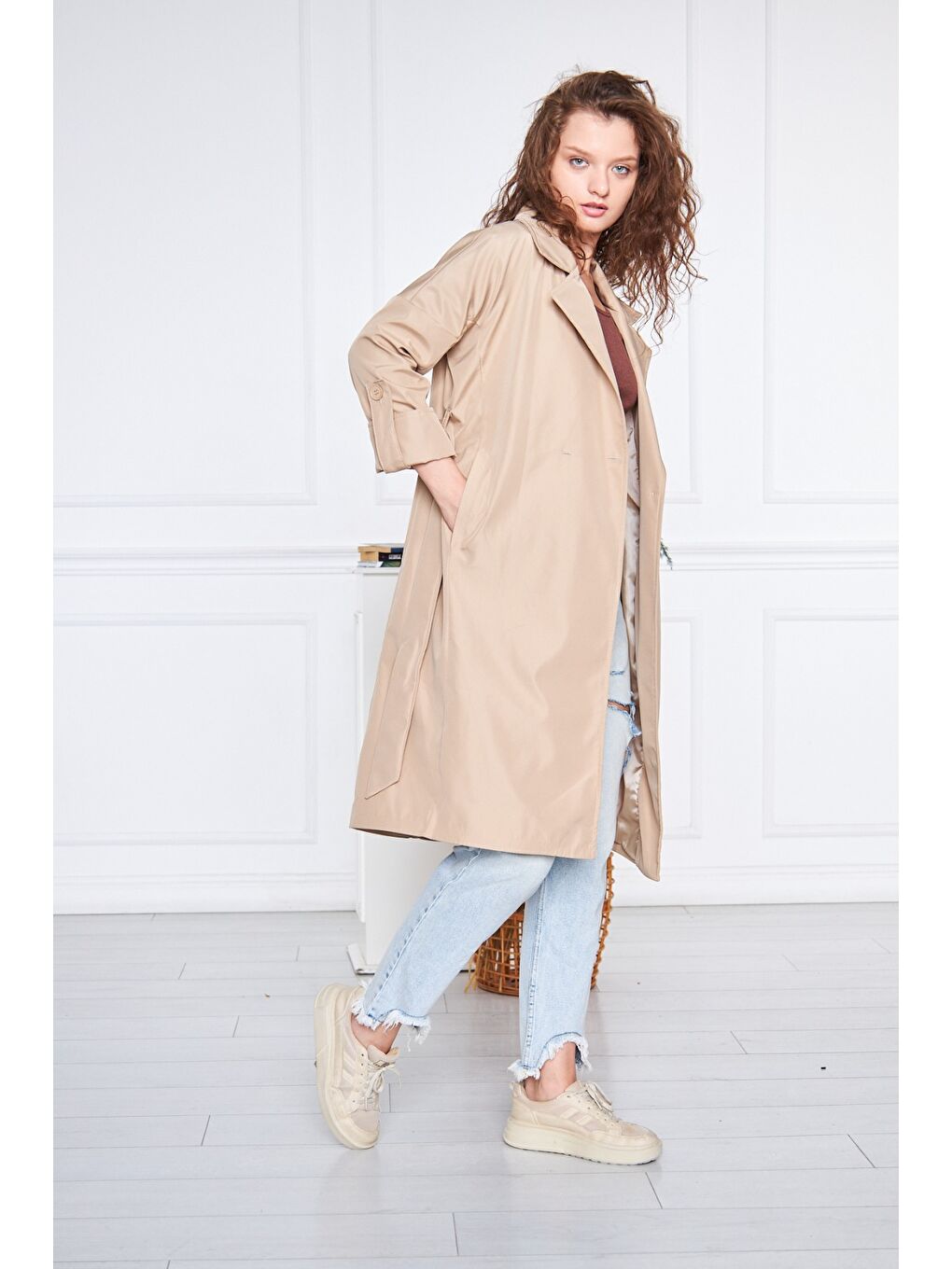 Ekru Kadın Kruvaze Yaka Cepli Kuşaklı Uzun Krem Trençkot-4