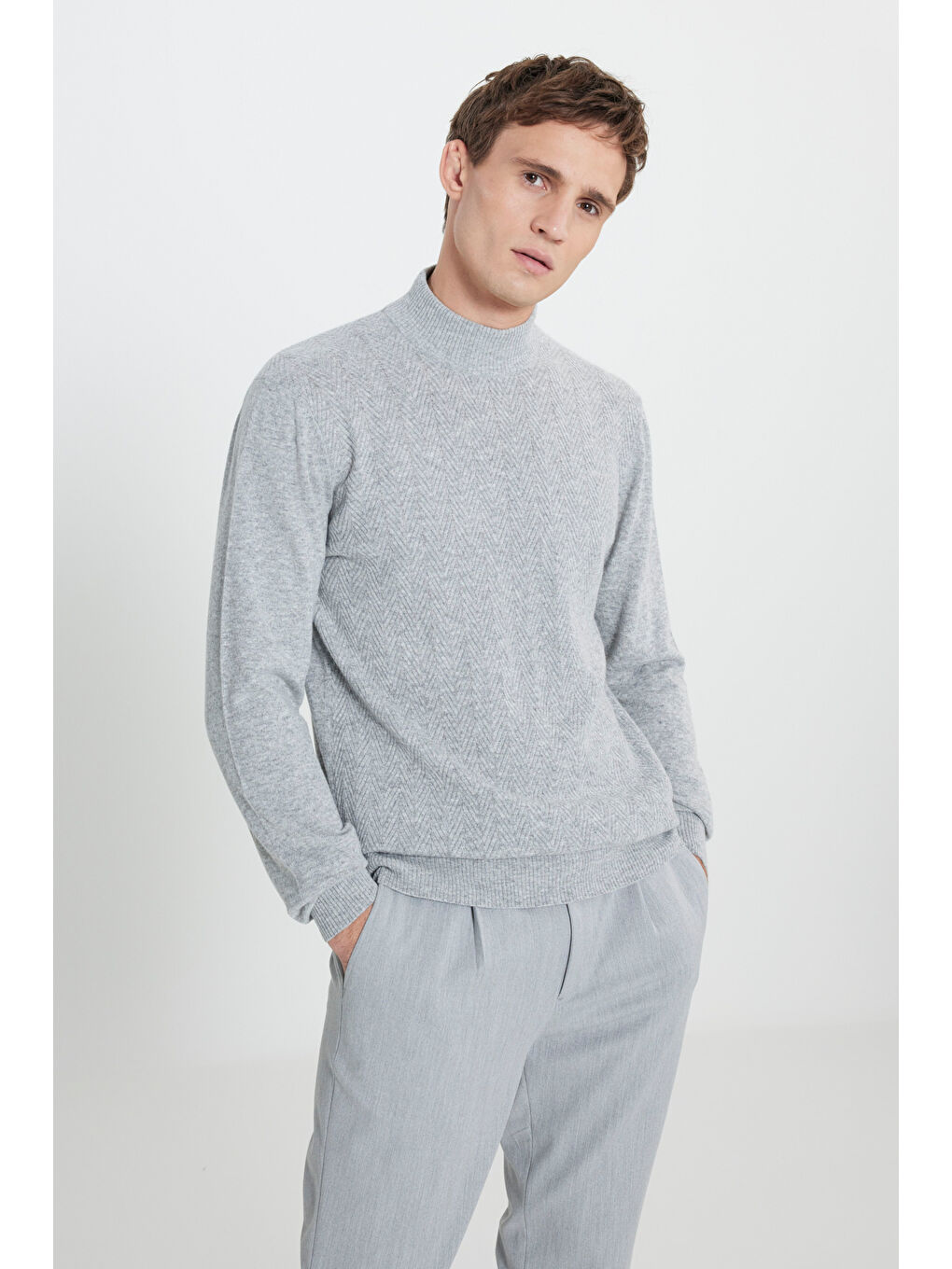 Erkek Gri Melanj Standart Fit Normal Kesim Yarım Balıkçı Yaka Jakarlı Yün Triko Kazak-2