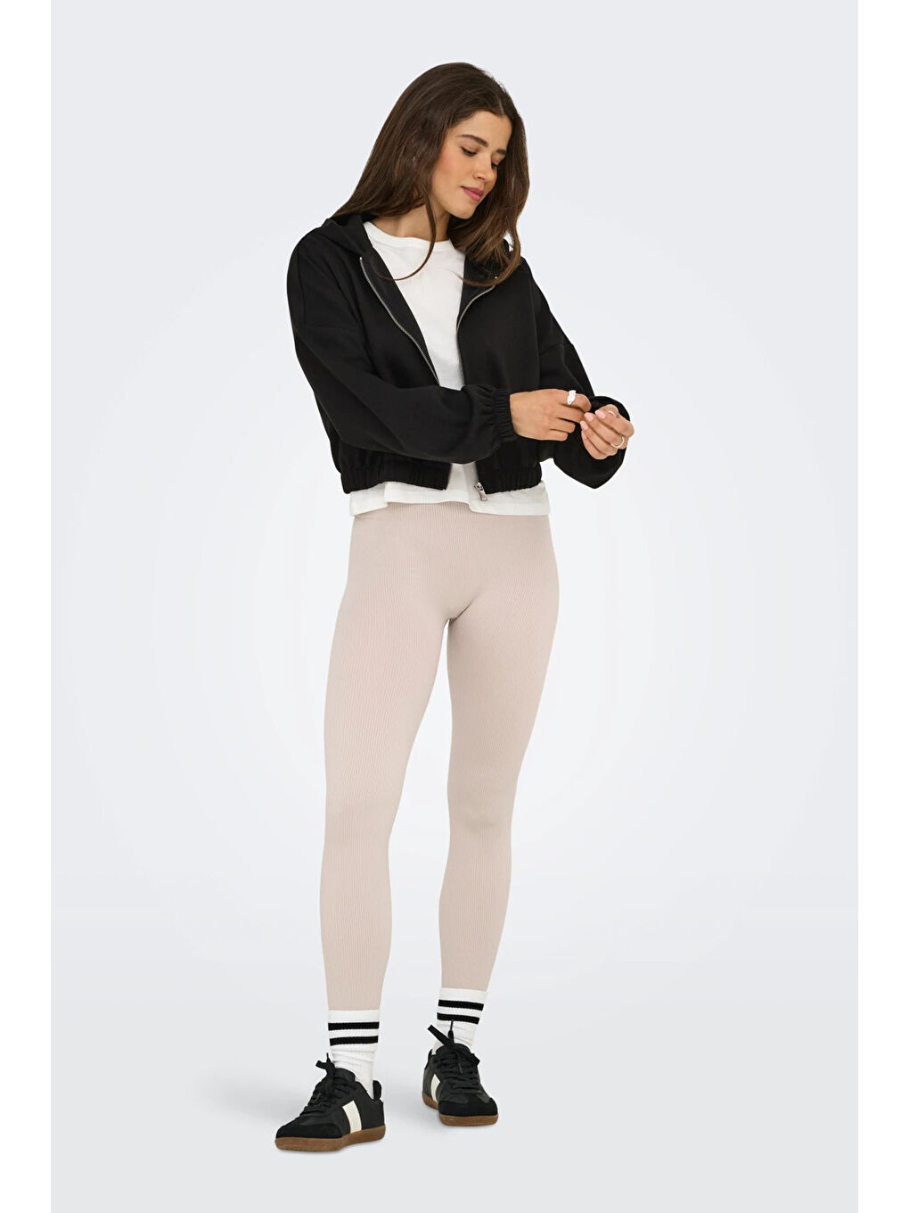 Siyah Onlscarlett Regular Fit Kapüşonlu Sweat 15346449-4