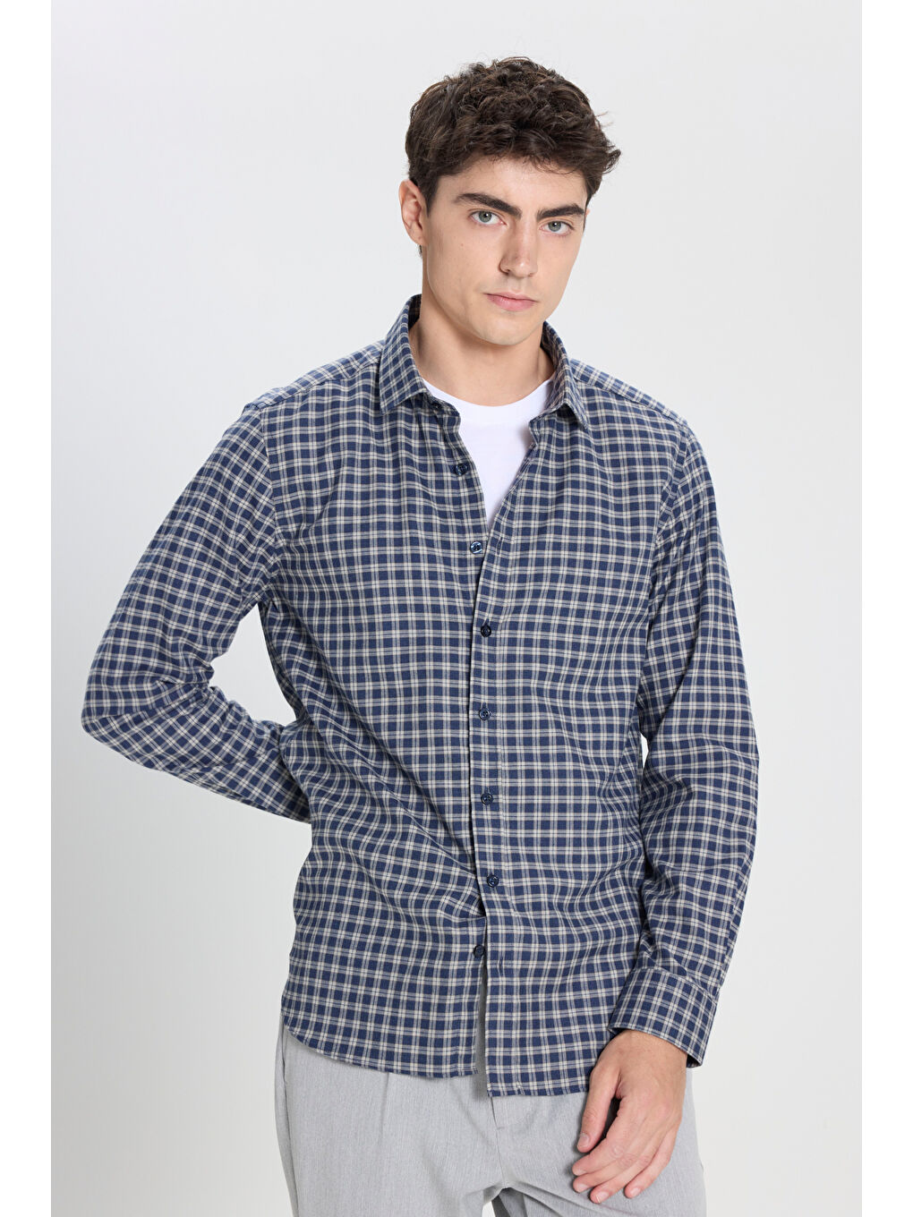 Erkek Lacivert-Bej %100 Pamuk Slim Fit Dar Kesim Düğmeli Yaka Kareli Flanel Gömlek