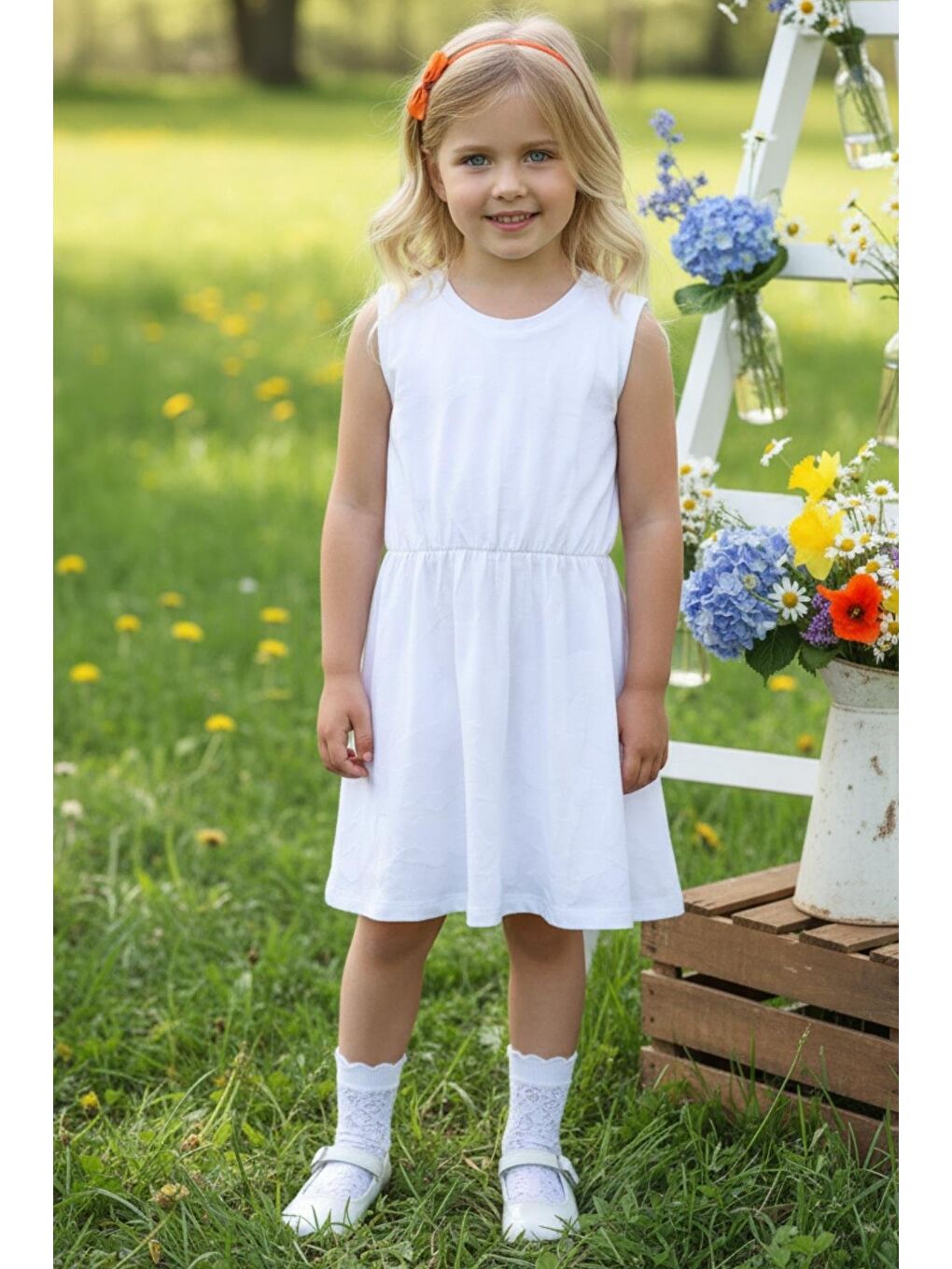 Beyaz Kız Çocuk Kabartma Desenli Elbise Turuncu Toka Takım-1