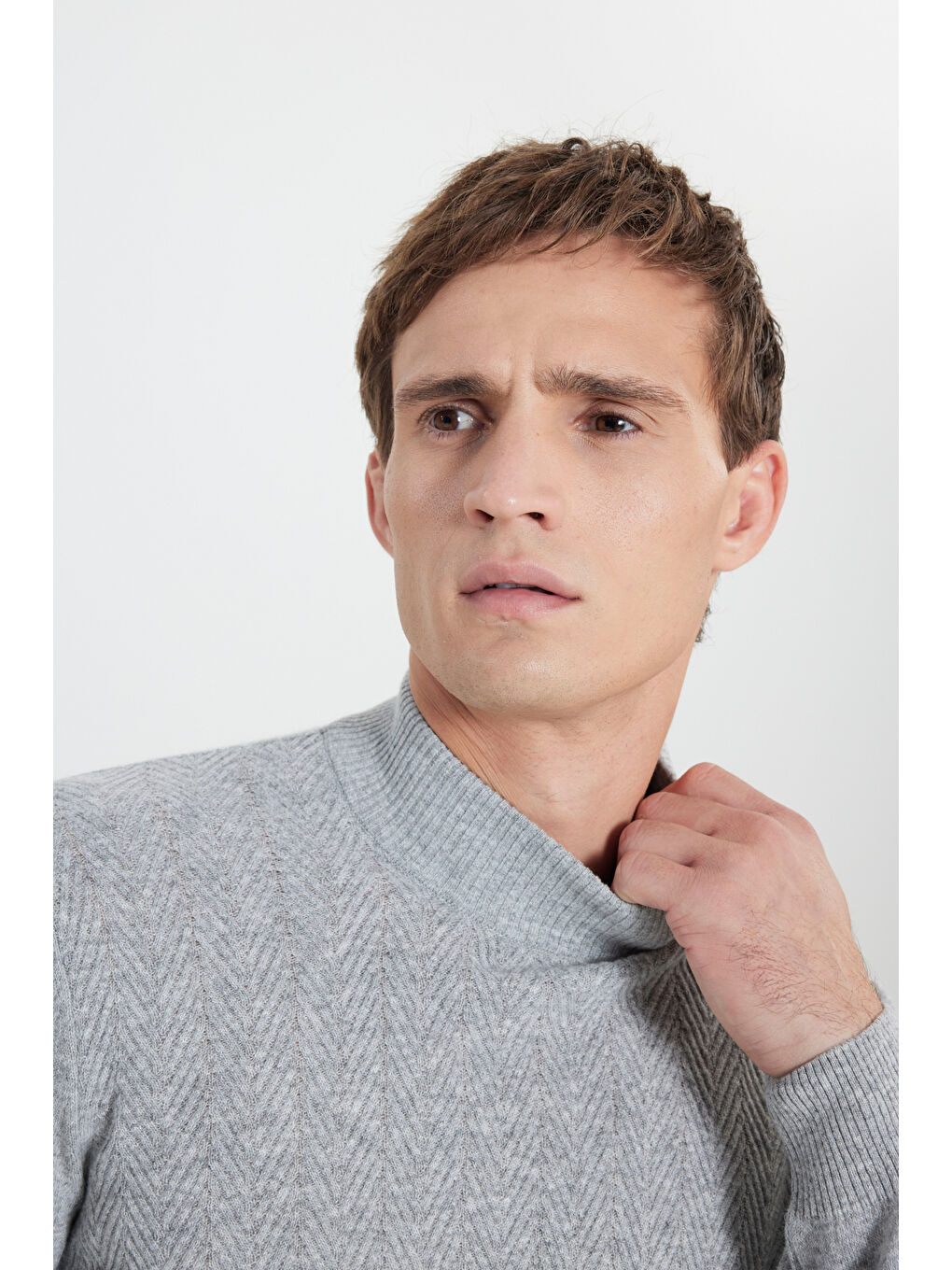 Erkek Gri Melanj Standart Fit Normal Kesim Yarım Balıkçı Yaka Jakarlı Yün Triko Kazak-3