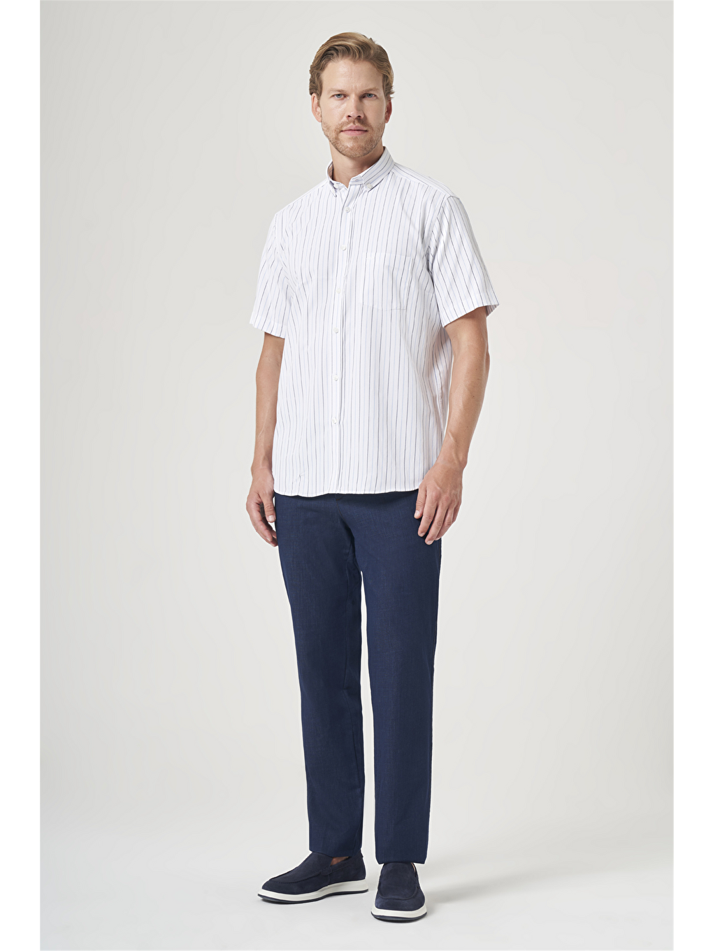 Beyaz-mavi Düğmeli Yaka Kısa Kol Cepli Oxford Comfort Fit Pamuklu Gömlek 1004260187-1