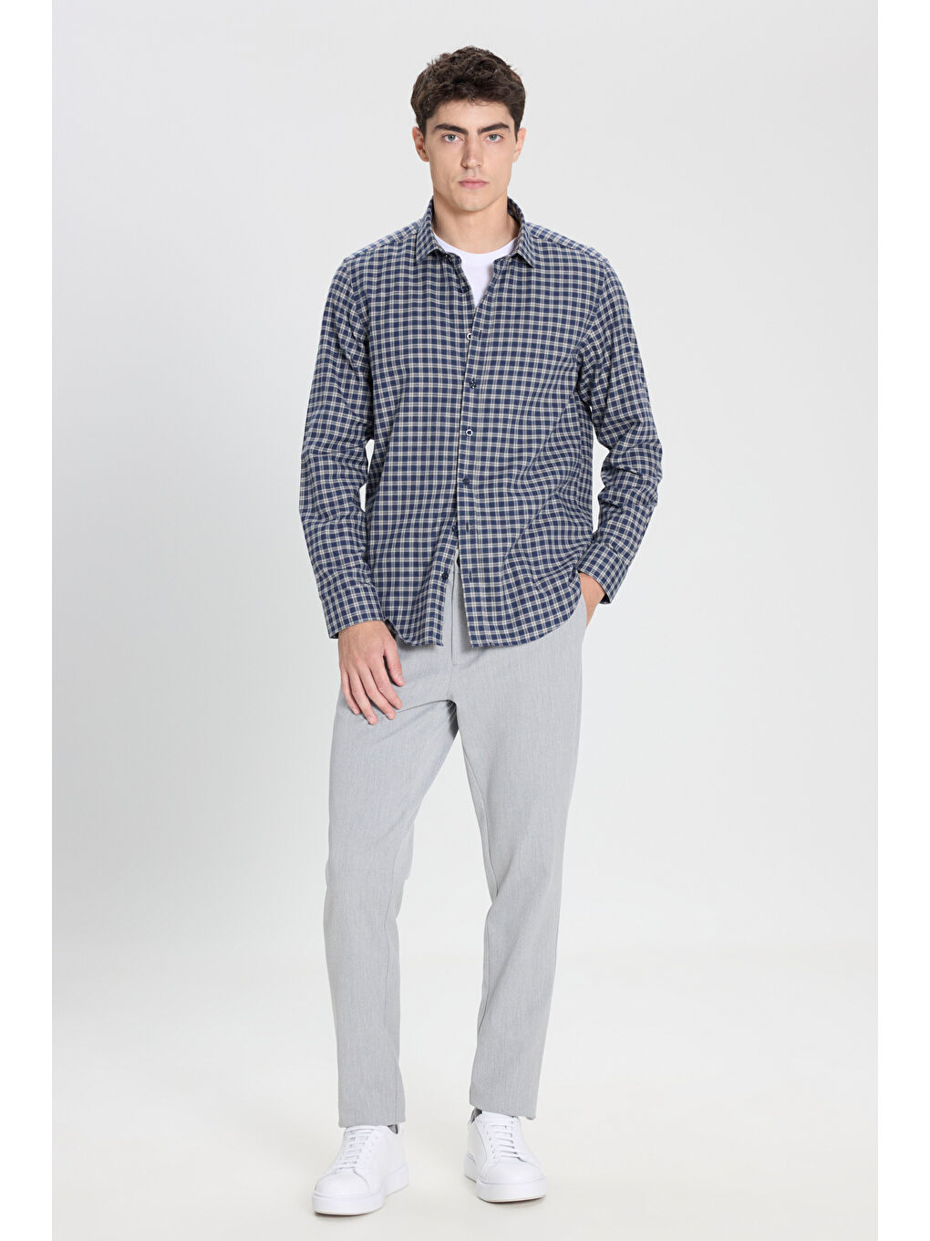 Erkek Lacivert-Bej %100 Pamuk Slim Fit Dar Kesim Düğmeli Yaka Kareli Flanel Gömlek-1