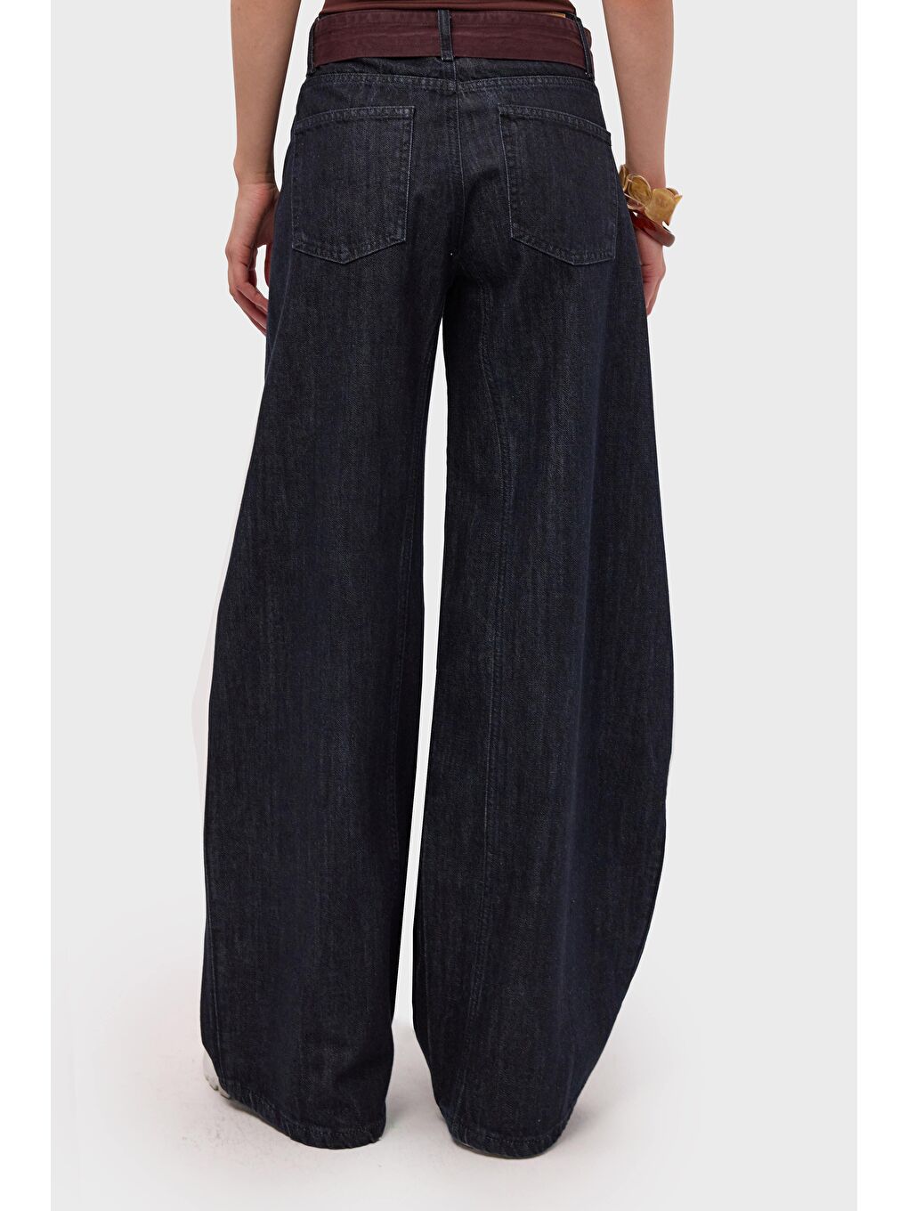 Kadın İndigo Selvedge 7s6-50 Barrel Fit Kemer Detaylı Tasarım Denim Jean-4