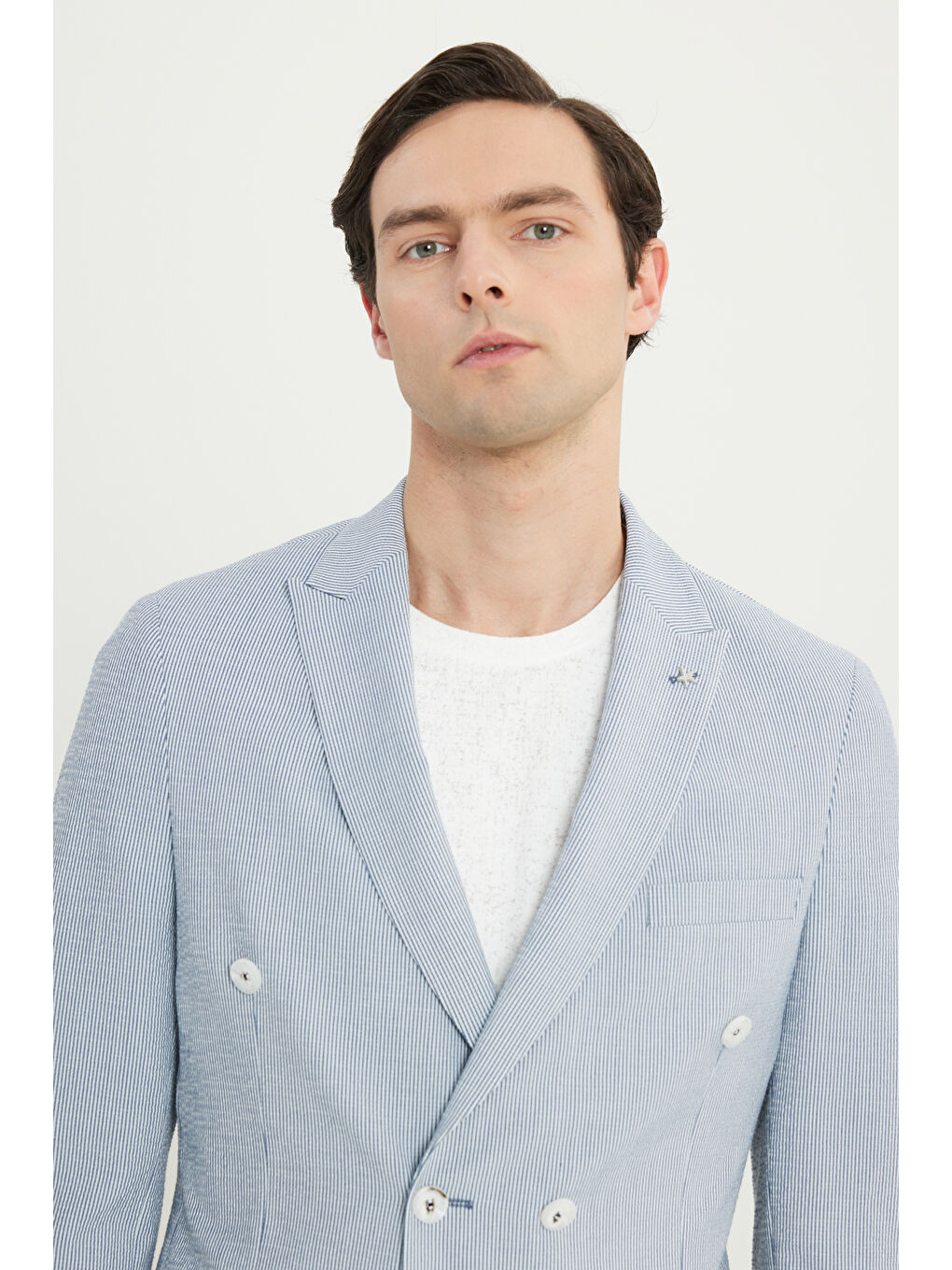 Erkek Lacivert-Beyaz Slim Fit Dar Kesim Kırlangıç Yaka Çizgili Gofre Desenli Kruvaze Takım Elbise-4