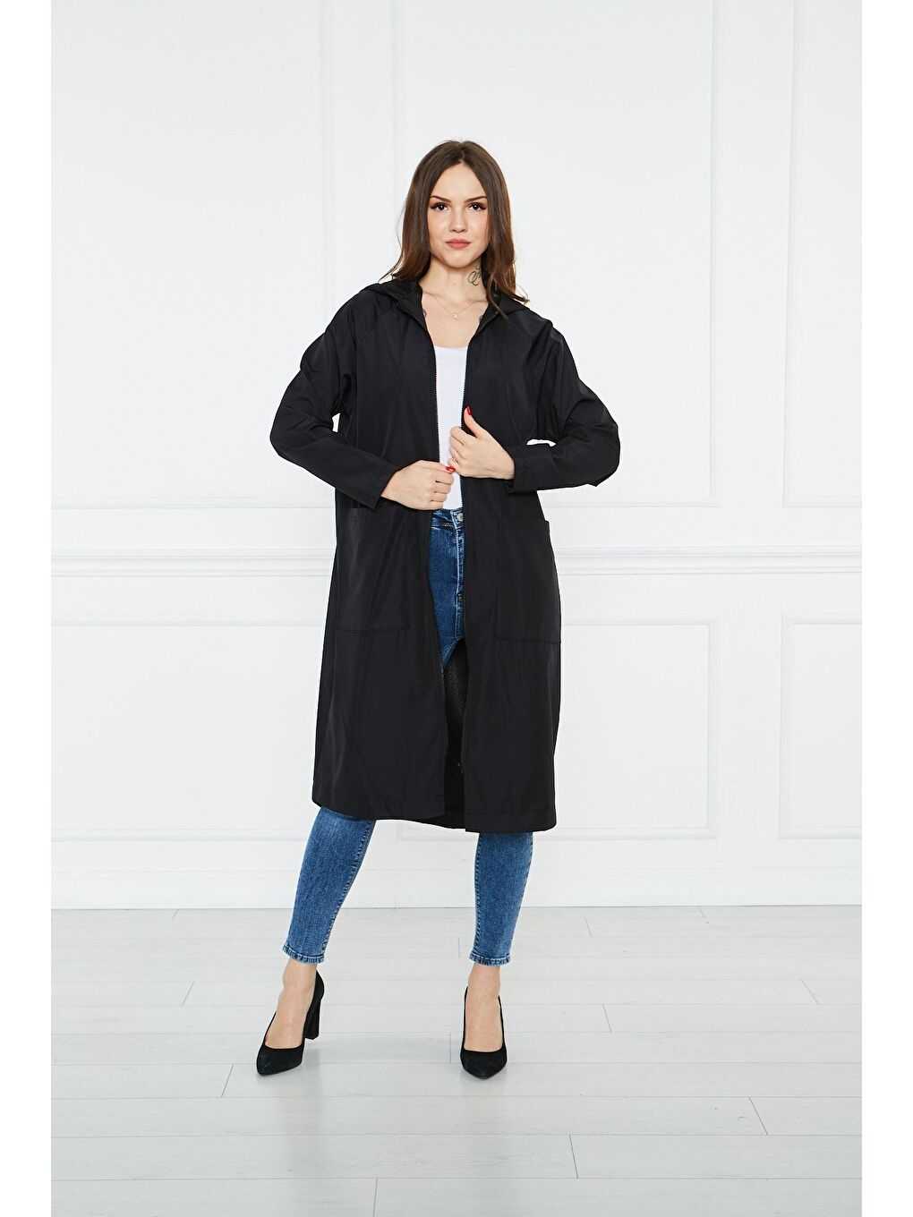 Siyah Kadın Kapüşonlu Su Itici Trençkot