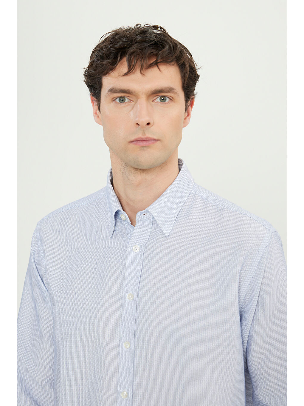 Erkek Mavi Pamuklu Comfort Fit Rahat Kesim Küçük İtalyan Yaka Armürlü Gömlek-3