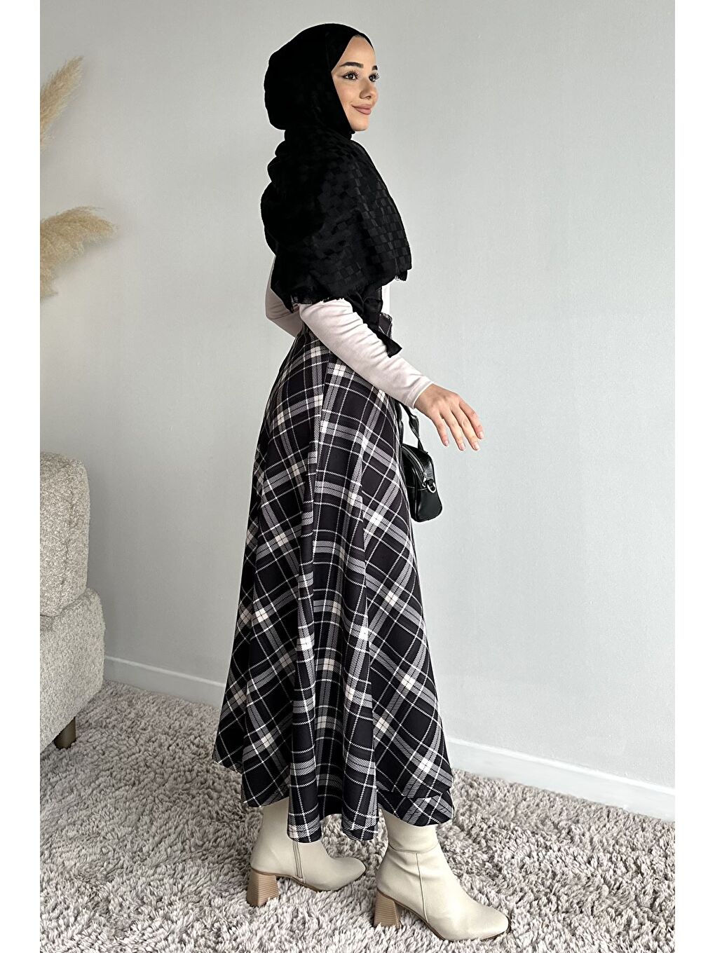 Siyah Ekose Desenli Bel Bağlamalı Kiloş Scuba Tesettür Etek-4