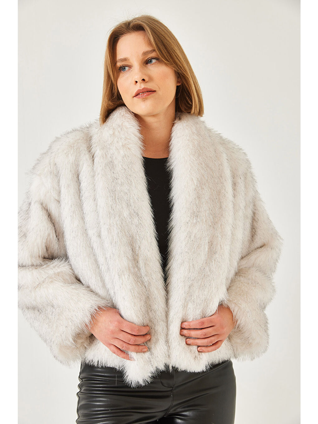 Beyaz Kadın Premium Suni Kürk Ceket-2