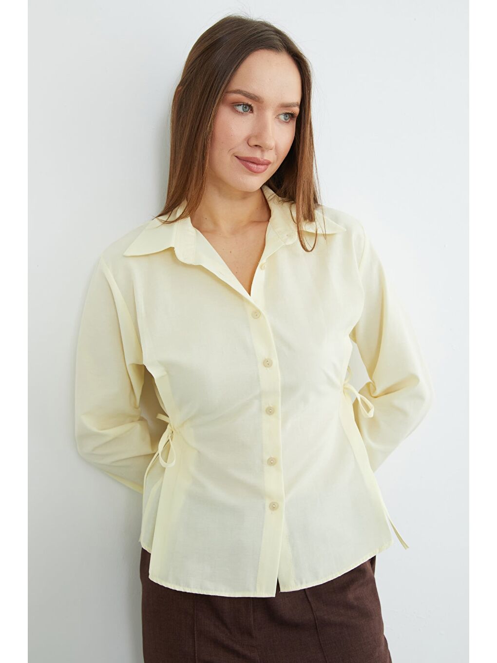 Sarı Basic Yanı Bağlama Detaylı Gömlek
