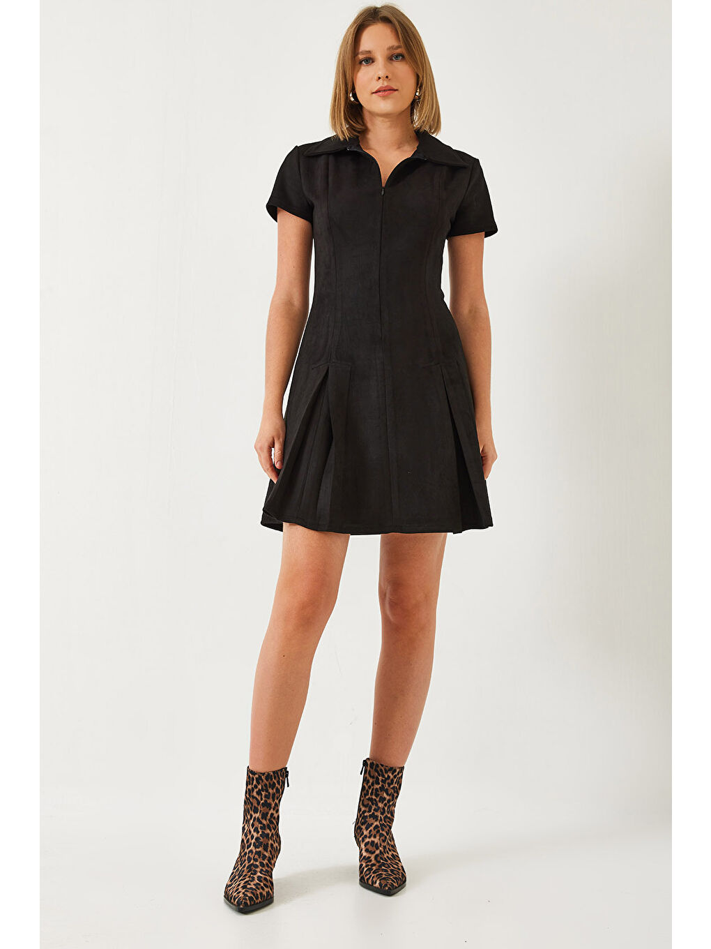 Siyah Kadın Polo Yaka Pileli Süet Elbise