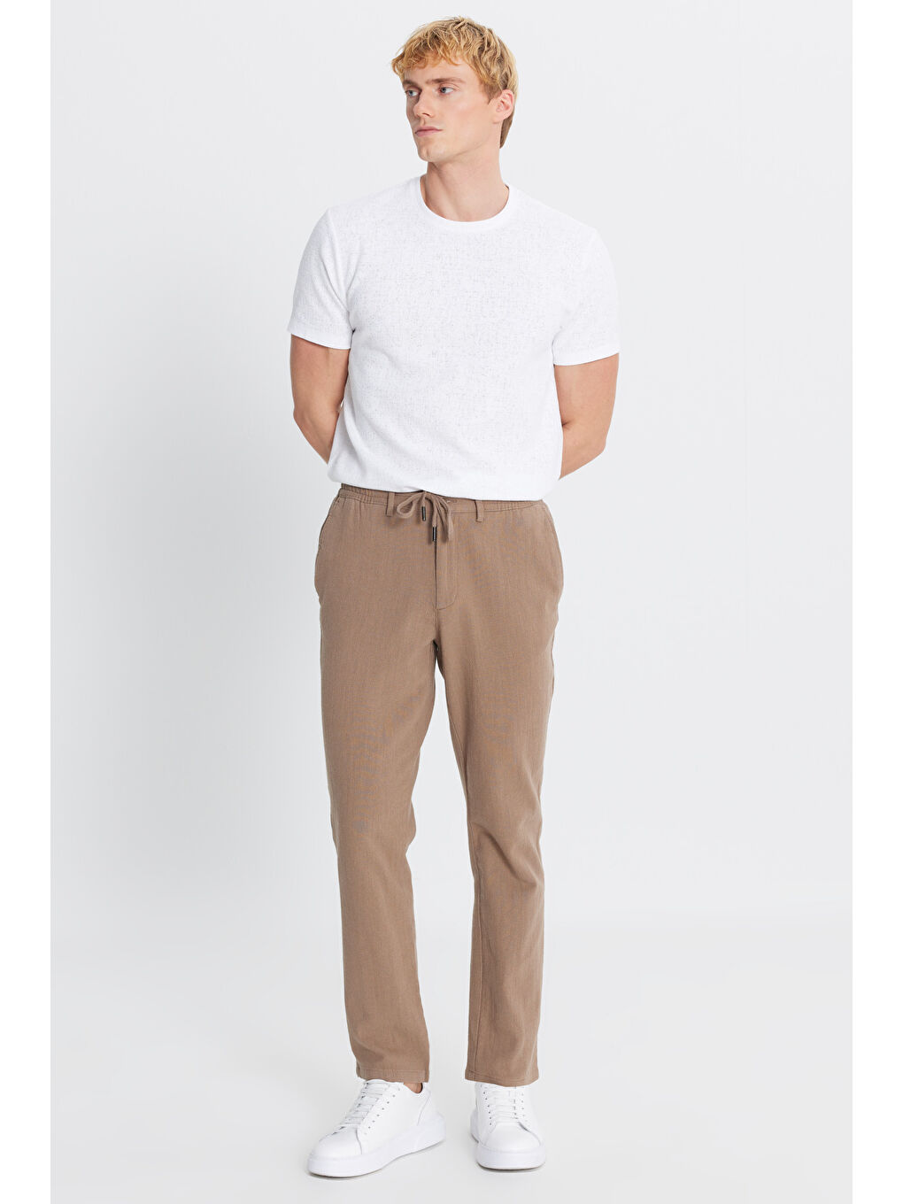 Erkek Kahverengi Keten Slim Fit Beli Bağlamalı Yan Cepli Casual Pantolon-2
