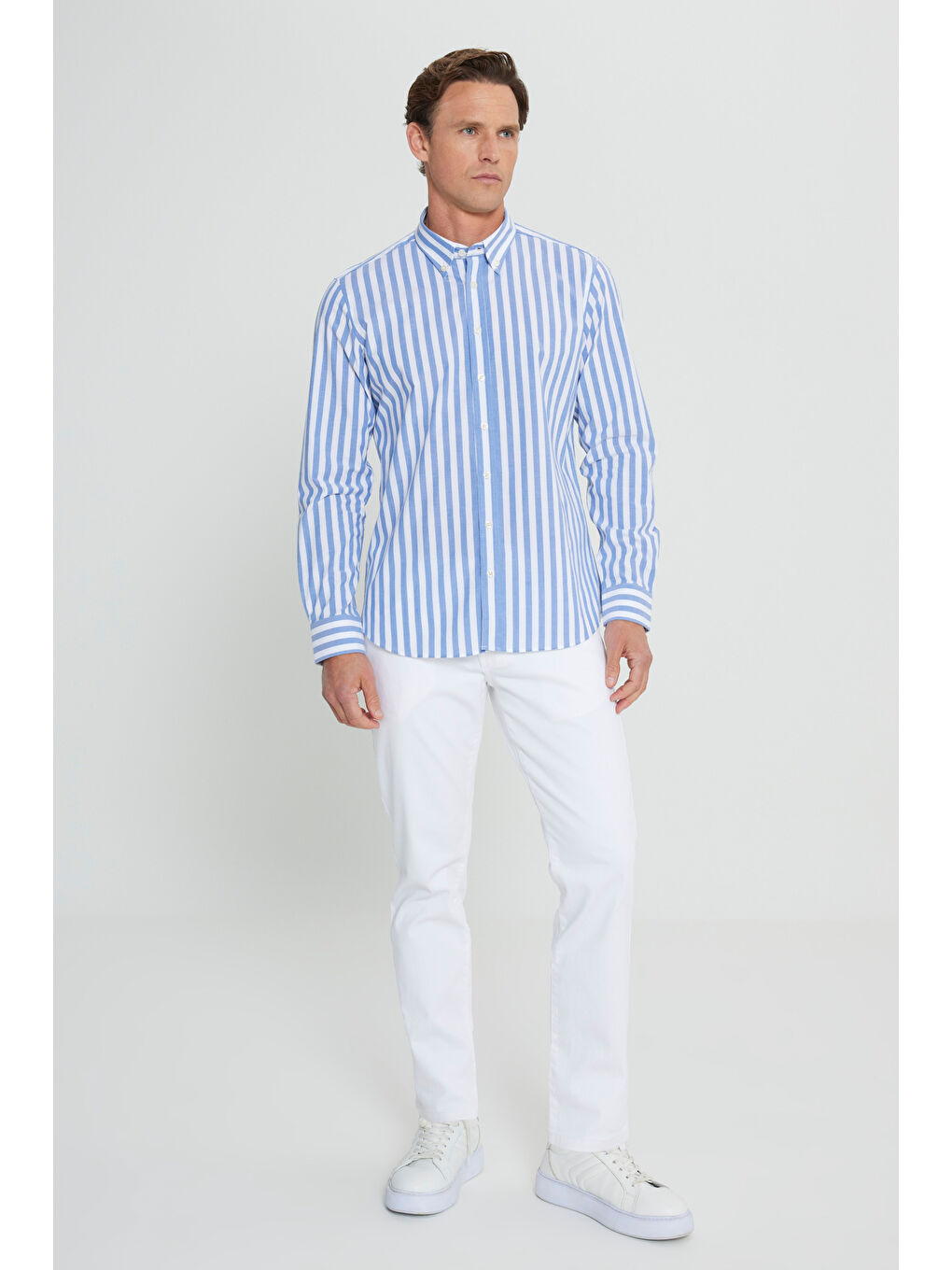 Erkek Lacivert-Beyaz %100 Pamul Slim Fit Dar Kesim Düğmeli Yaka Çizgili Gömlek-1