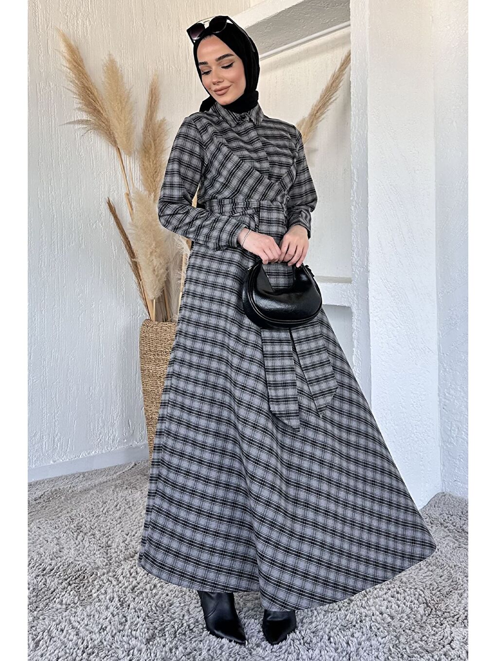 Gri Gülseli Ekose Desenli Bel Bağlamalı Tesettür Elbise-2