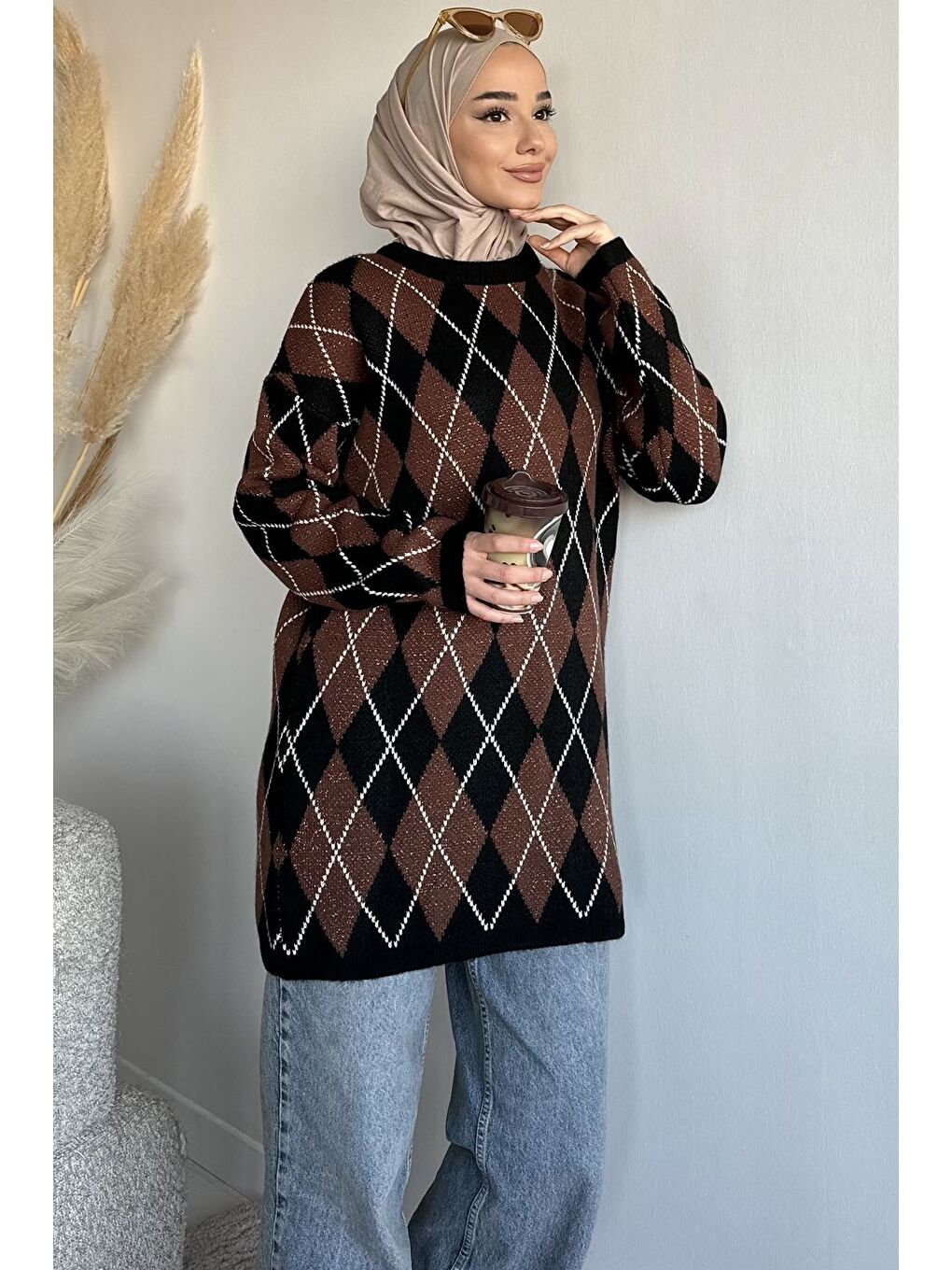 Siyah Gülseli Desenli Simli Tesettür Triko Tunik-3