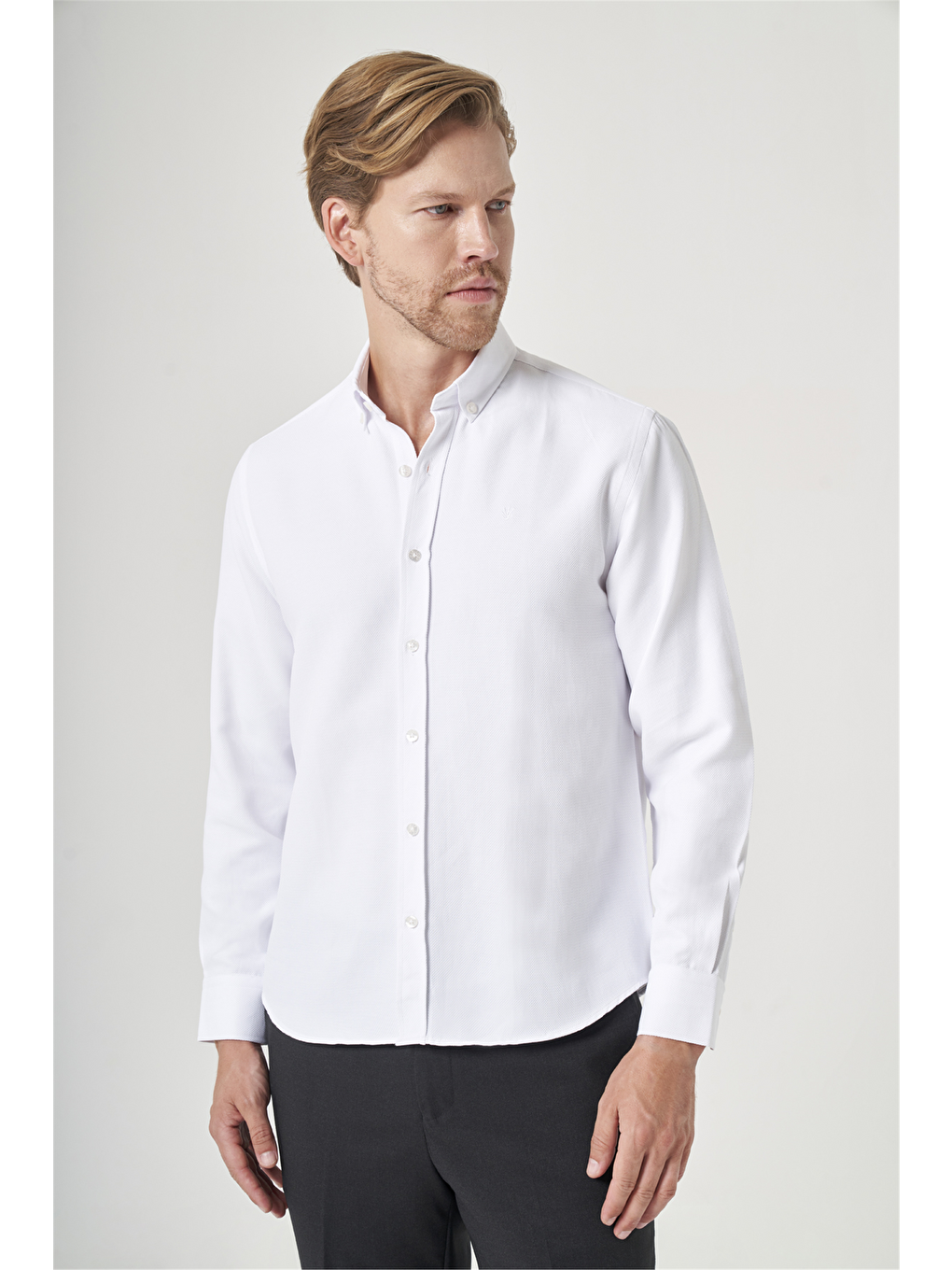 Beyaz Düğmeli Yaka Uzun Kol Cepsiz Slim Fit Pamuklu Gömlek 1004260203-2