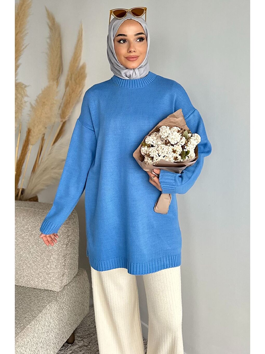 Mavi Gülseli Bisiklet Yaka Yırtmaçlı Tesettür Triko Tunik-2