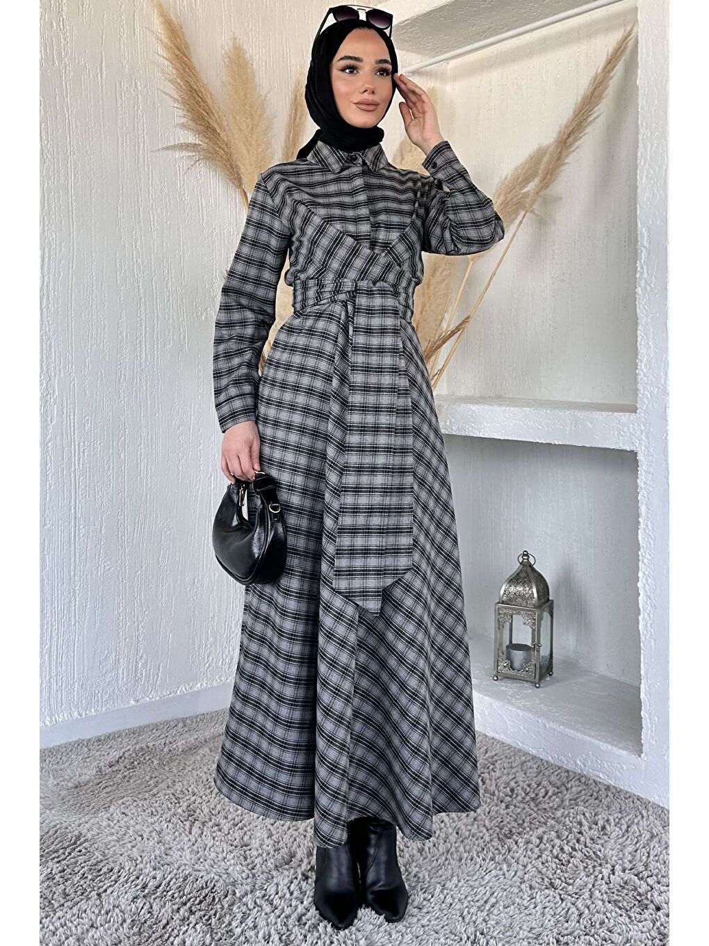 Gri Gülseli Ekose Desenli Bel Bağlamalı Tesettür Elbise-6