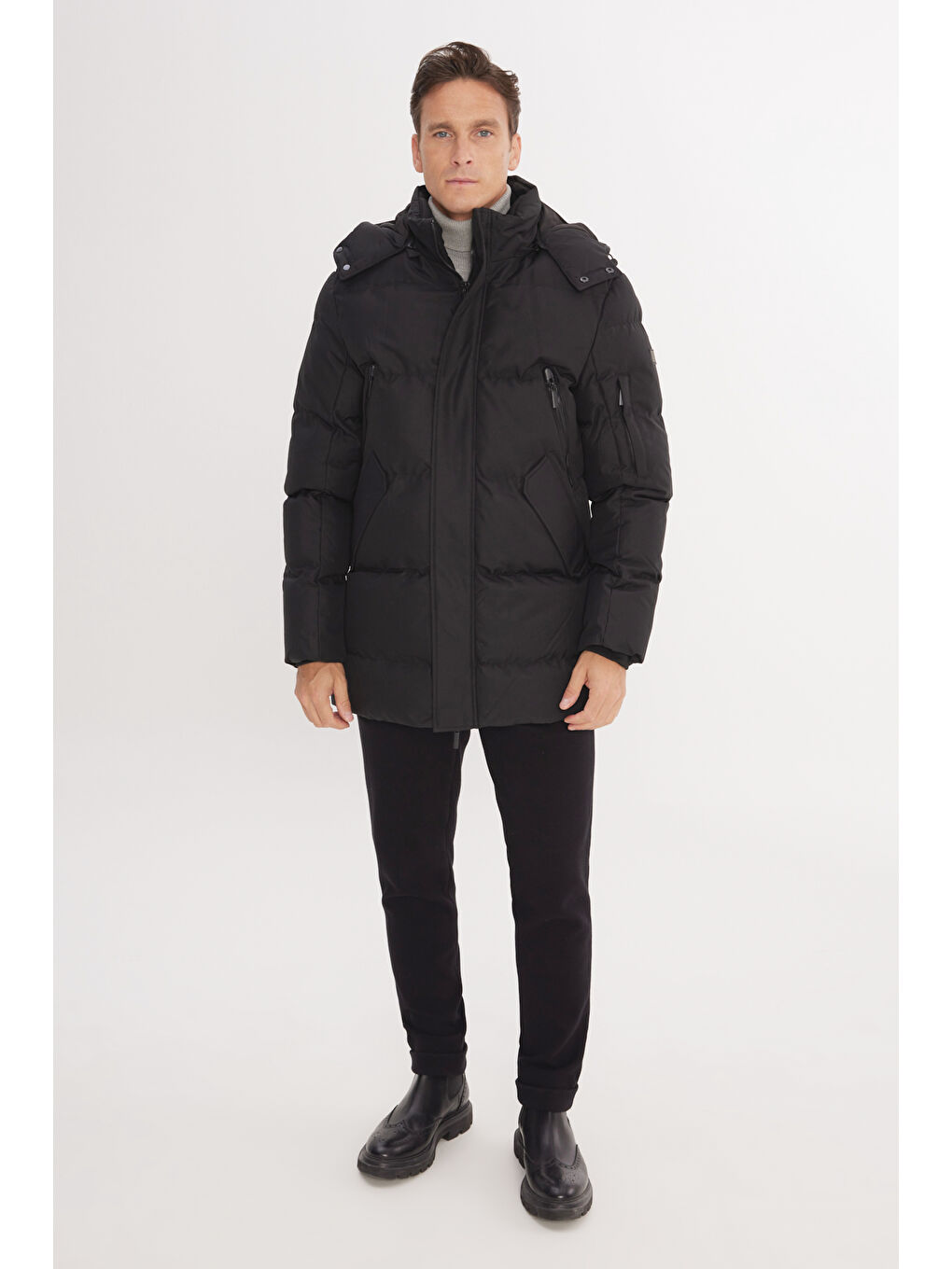 Erkek Siyah Termometreli Standart Fit Normal Kesim Çıkma Kapüşon Yaka Kapitone Desenli Kaban-1