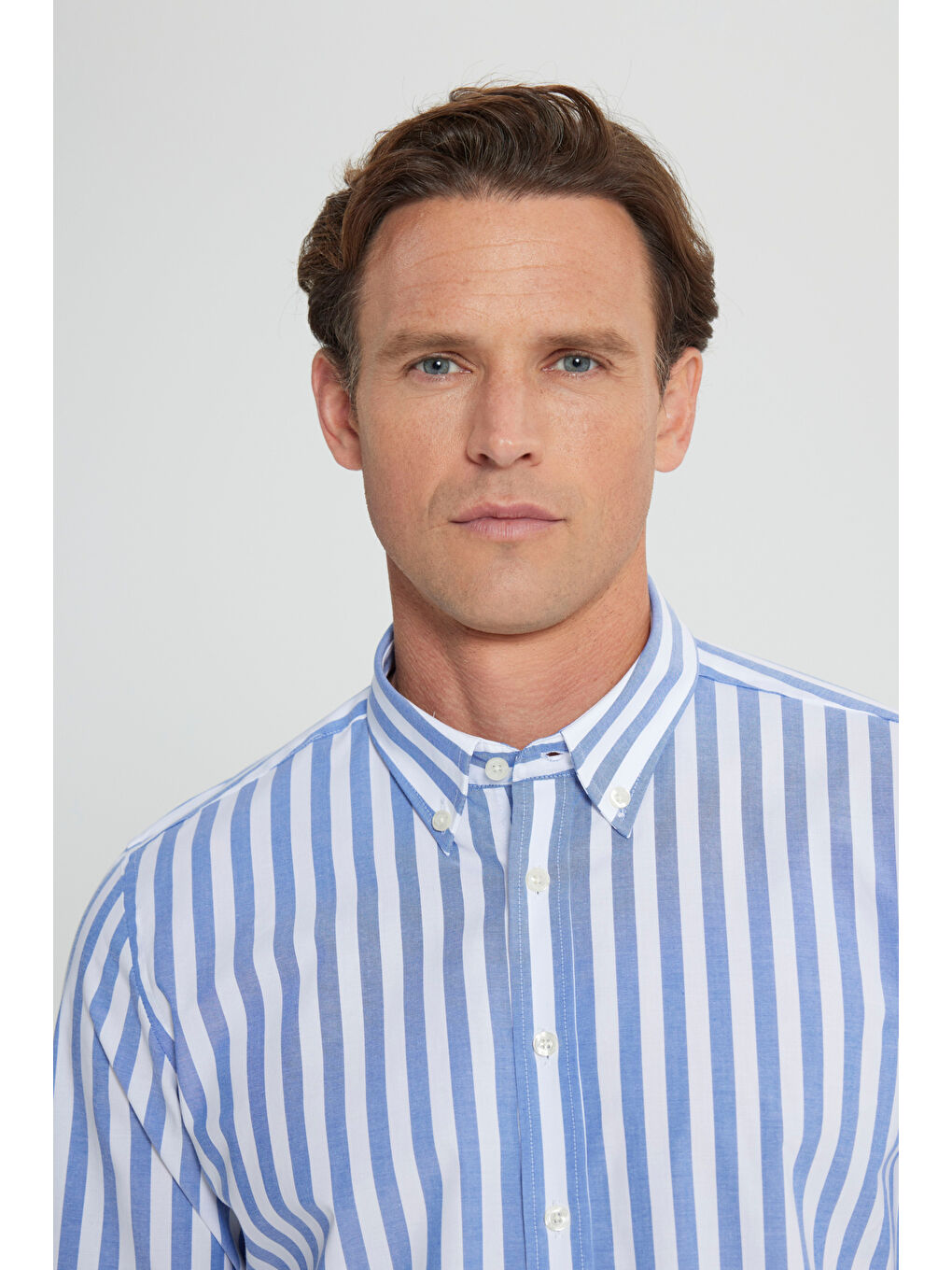 Erkek Lacivert-Beyaz %100 Pamul Slim Fit Dar Kesim Düğmeli Yaka Çizgili Gömlek-3