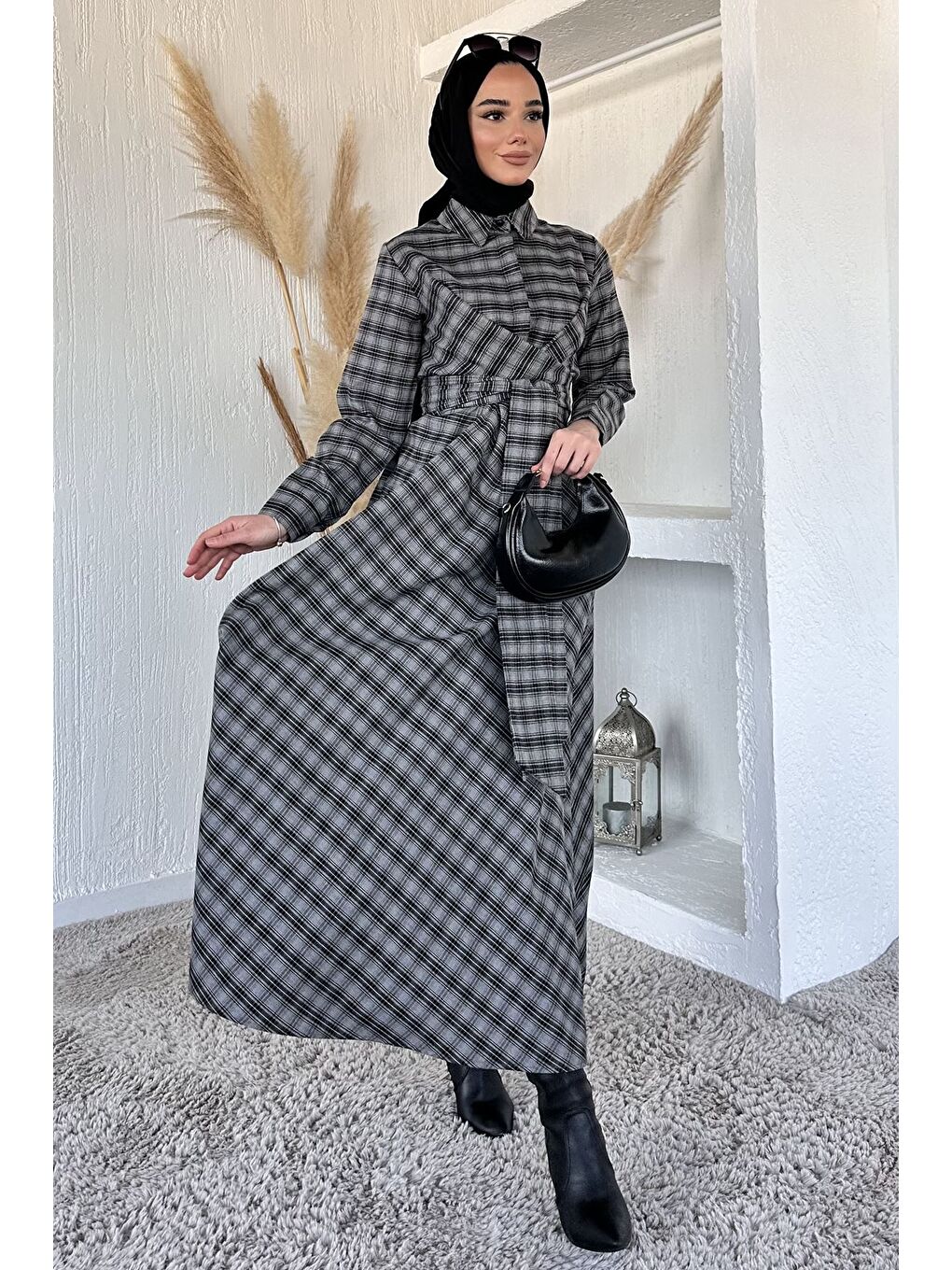 Gri Gülseli Ekose Desenli Bel Bağlamalı Tesettür Elbise-8