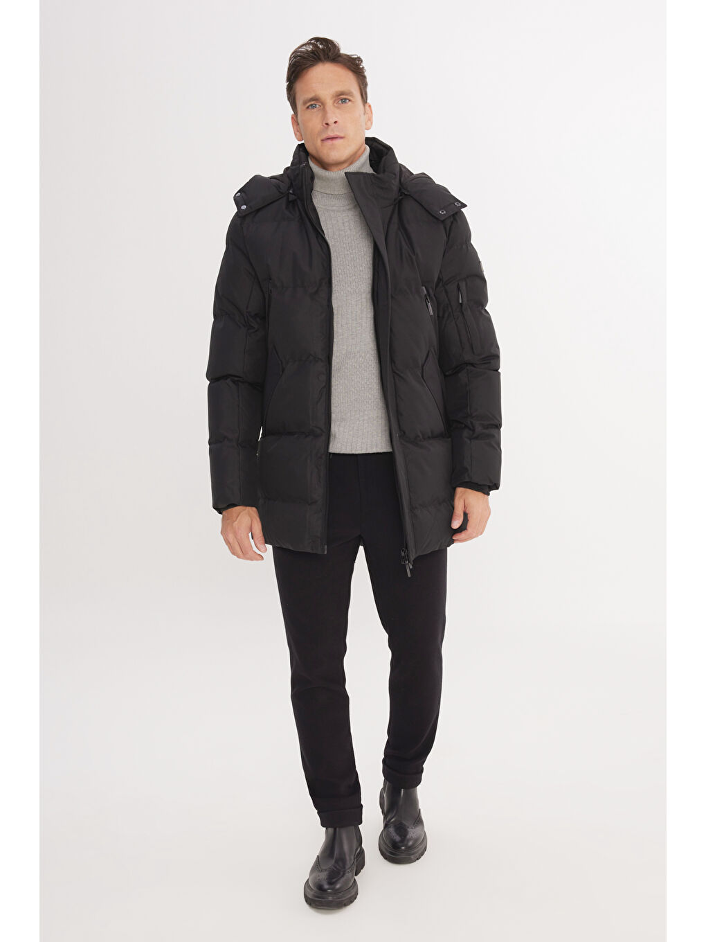 Erkek Siyah Termometreli Standart Fit Normal Kesim Çıkma Kapüşon Yaka Kapitone Desenli Kaban-6