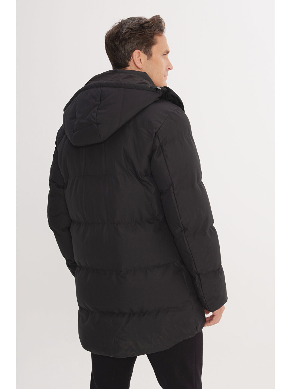 Erkek Siyah Termometreli Standart Fit Normal Kesim Çıkma Kapüşon Yaka Kapitone Desenli Kaban-8