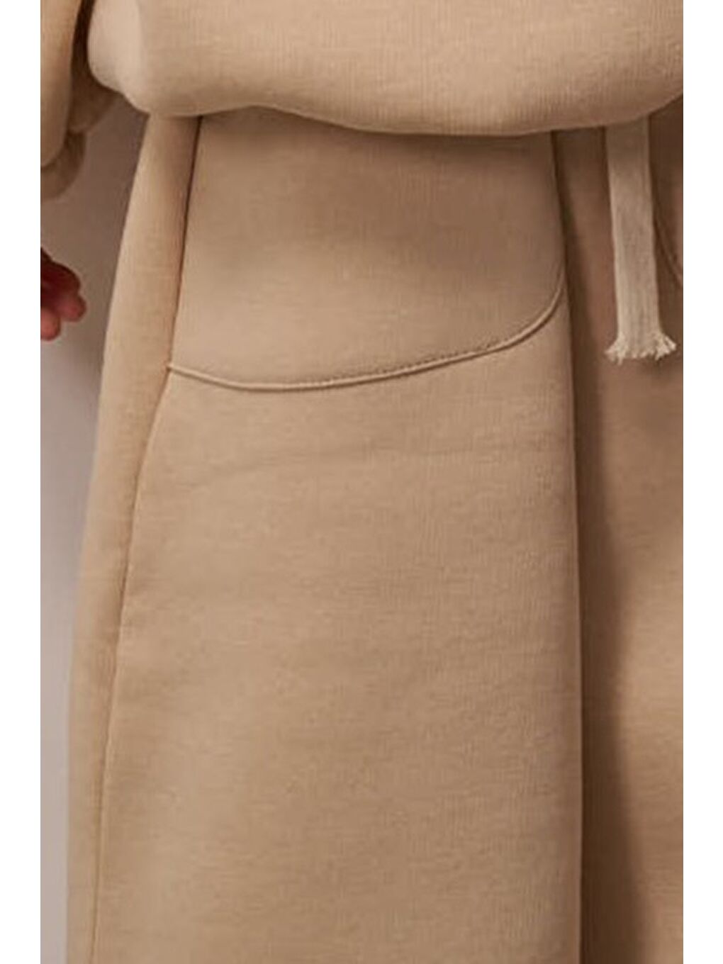 Bej Cep Detaylı Geniş Paça Eşofman Altı-1