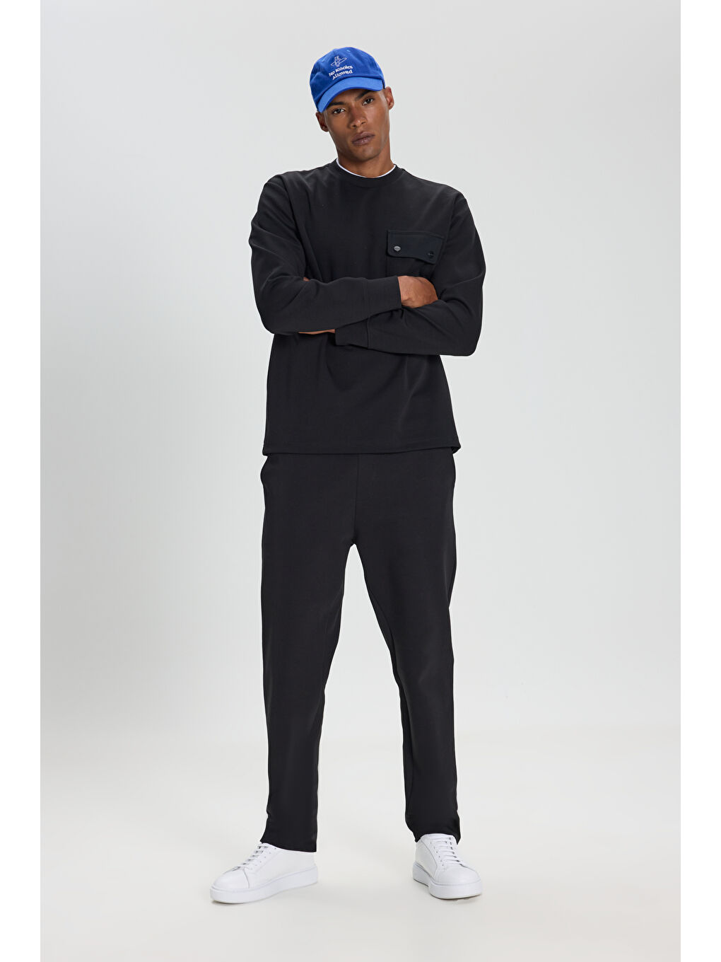 Erkek Siyah Pamuklu Esnek Standart Fit Normal Kesim Cepli Örme Pantolon-1